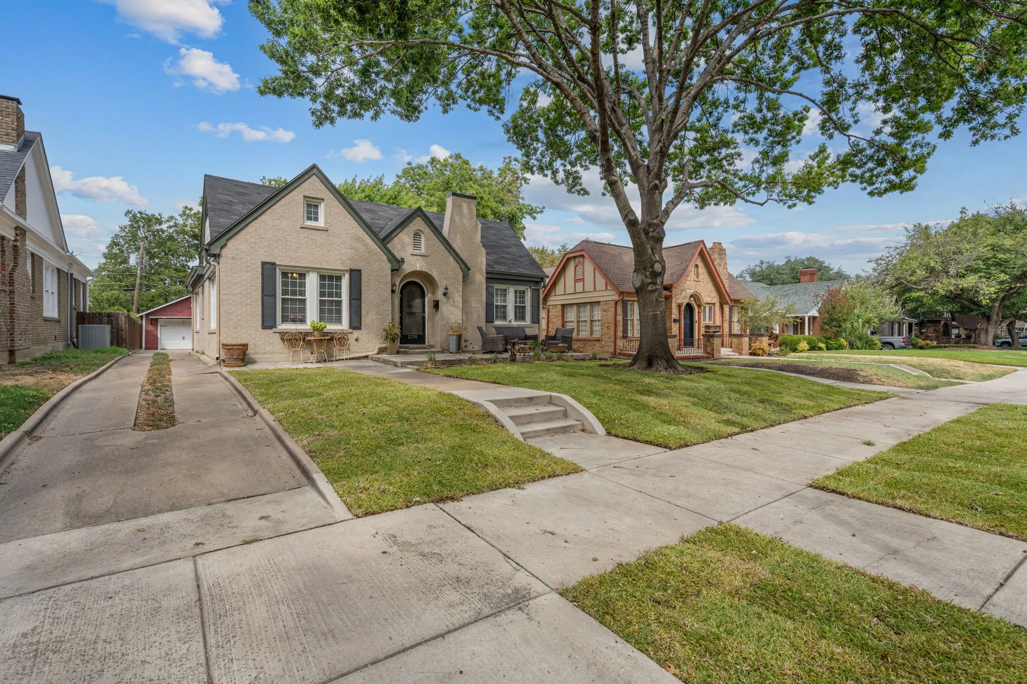 Single Family Residence For Sale in Tarrant County , 2736 Willing Avenue, Fort Worth, Texas 76110, 2 Bedroom, 1 Bathroom, 1 Garage spaces, 1,488 Sqft, built in 1927, mls#21383125, Real Estate Agent in Fort Worth, Homes For Sale in Tarrant county, Homes For Sale in Fort Worth, Realtor in Fort Worth Texas, Real Estate Brokerage Independent Realty Texas, Luminita Cordes Realtor