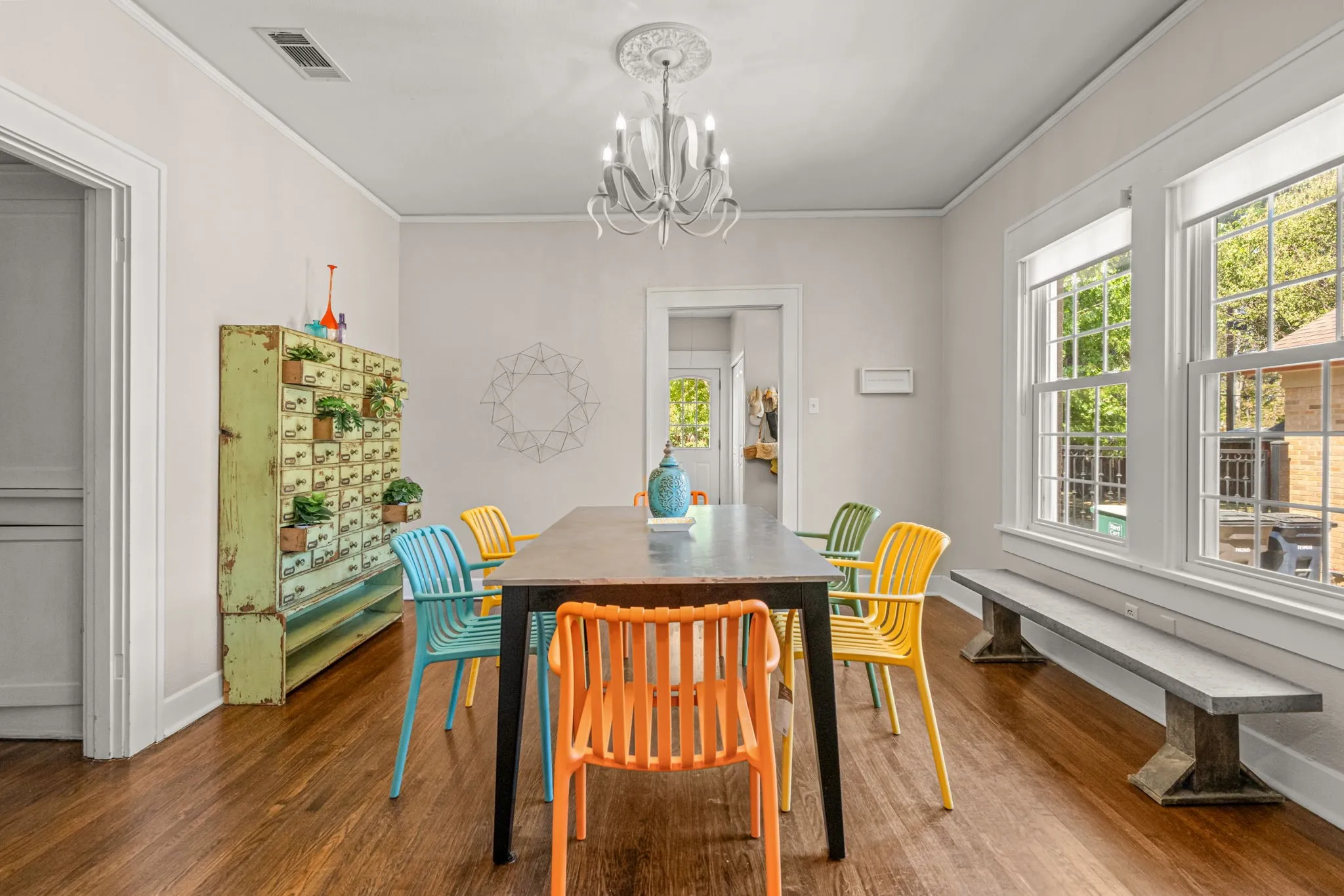 Single Family Residence For Sale in Tarrant County , 2736 Willing Avenue, Fort Worth, Texas 76110, 2 Bedroom, 1 Bathroom, 1 Garage spaces, 1,488 Sqft, built in 1927, mls#21383125, Real Estate Agent in Fort Worth, Homes For Sale in Tarrant county, Homes For Sale in Fort Worth, Realtor in Fort Worth Texas, Real Estate Brokerage Independent Realty Texas, Luminita Cordes Realtor