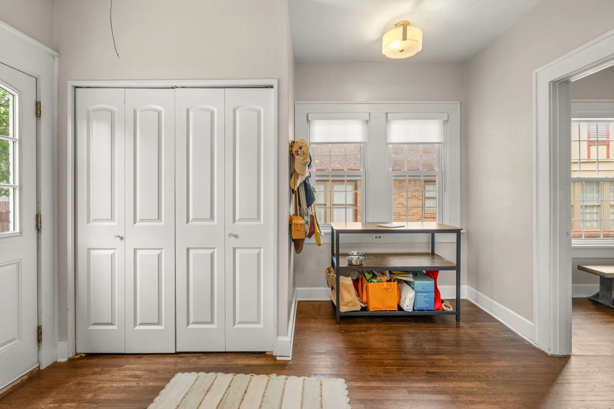 Single Family Residence For Sale in Tarrant County , 2736 Willing Avenue, Fort Worth, Texas 76110, 2 Bedroom, 1 Bathroom, 1 Garage spaces, 1,488 Sqft, built in 1927, mls#21383125, Real Estate Agent in Fort Worth, Homes For Sale in Tarrant county, Homes For Sale in Fort Worth, Realtor in Fort Worth Texas, Real Estate Brokerage Independent Realty Texas, Luminita Cordes Realtor