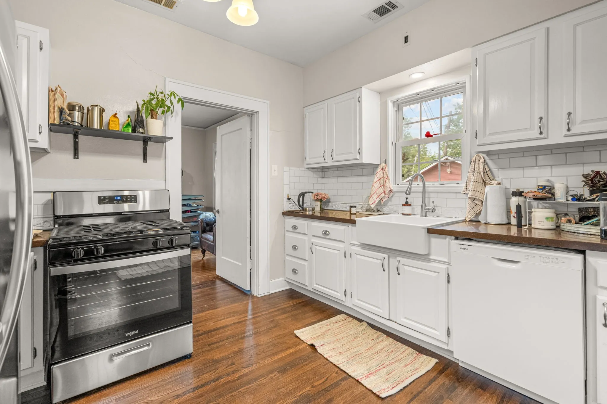 Single Family Residence For Sale in Tarrant County , 2736 Willing Avenue, Fort Worth, Texas 76110, 2 Bedroom, 1 Bathroom, 1 Garage spaces, 1,488 Sqft, built in 1927, mls#21383125, Real Estate Agent in Fort Worth, Homes For Sale in Tarrant county, Homes For Sale in Fort Worth, Realtor in Fort Worth Texas, Real Estate Brokerage Independent Realty Texas, Luminita Cordes Realtor