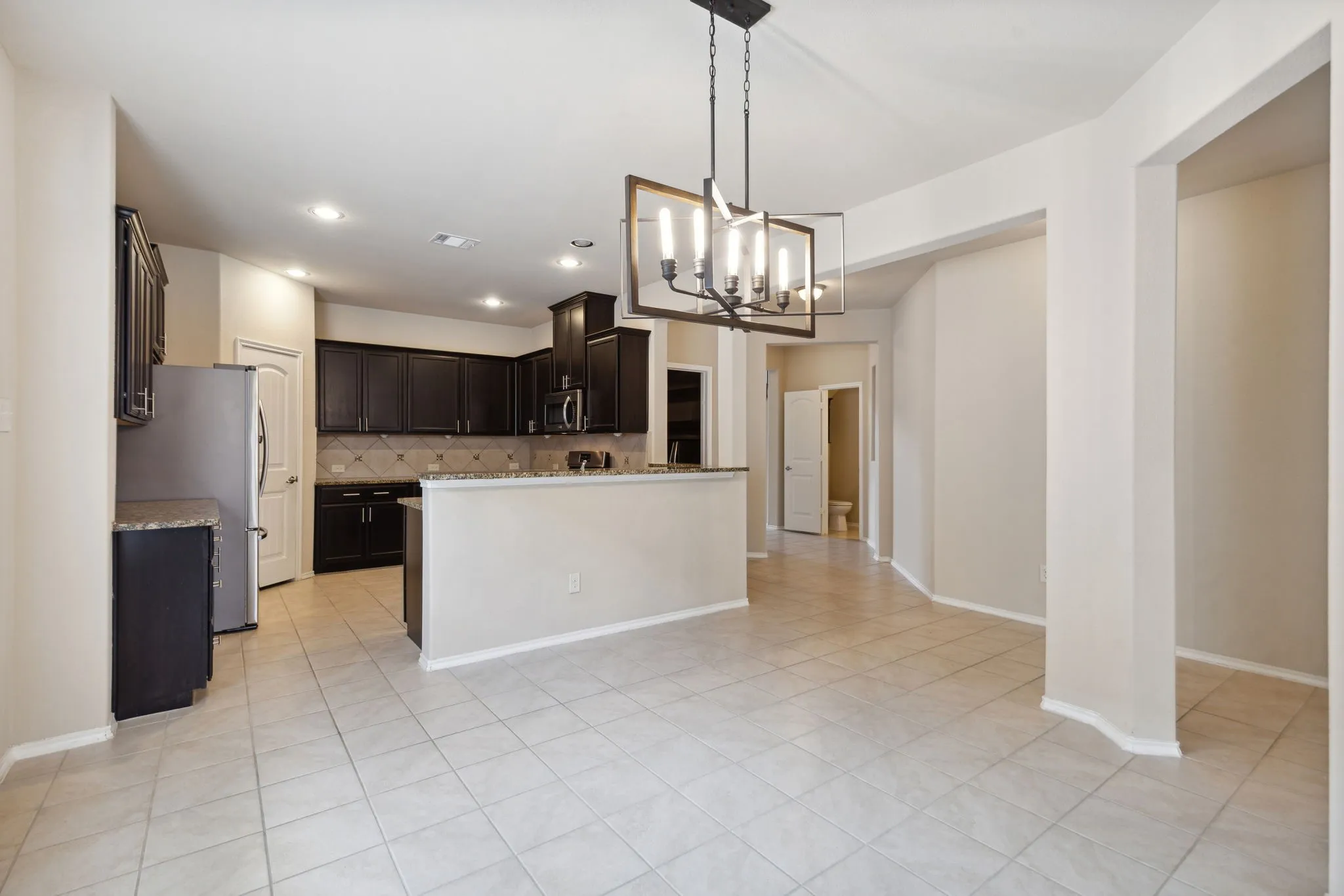 Single Family Residence For Rent in Collin County , 812 Gray Fox Drive, Mc Kinney, Texas 75071, 3 Bedroom, 3 Bathroom, 2 Garage spaces, 2,292 Sqft, built in 2016, mls#21386792, Real Estate Agent in Mc Kinney, Homes For Rent in Collin county, Homes For Rent in Mc Kinney, Realtor in Mc Kinney Texas, Real Estate Brokerage Independent Realty Texas, Luminita Cordes Realtor