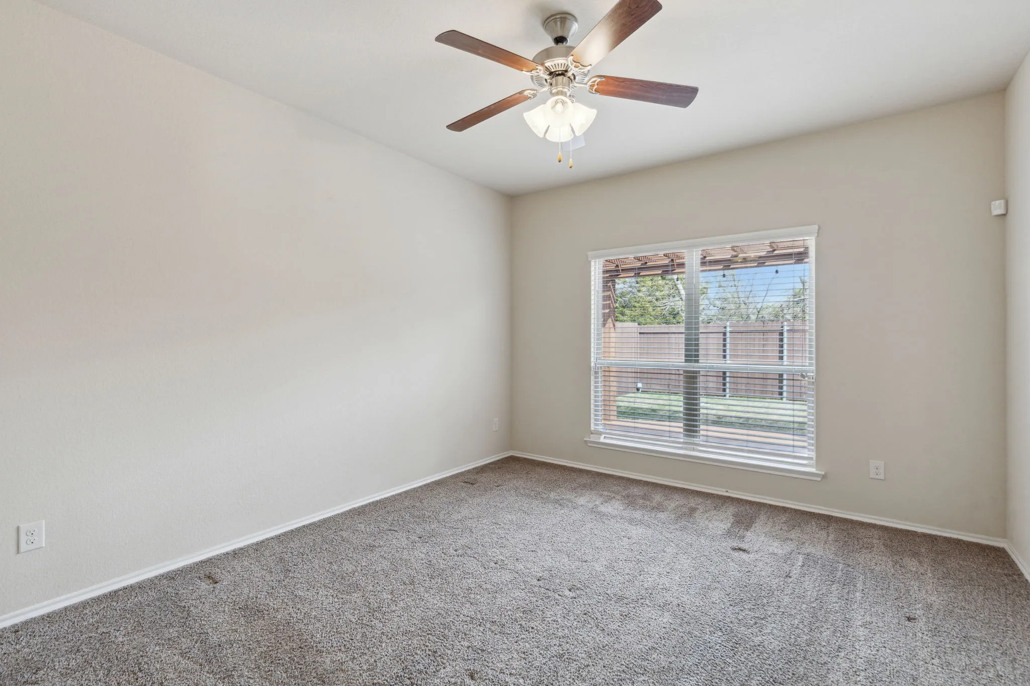 Single Family Residence For Rent in Collin County , 812 Gray Fox Drive, Mc Kinney, Texas 75071, 3 Bedroom, 3 Bathroom, 2 Garage spaces, 2,292 Sqft, built in 2016, mls#21386792, Real Estate Agent in Mc Kinney, Homes For Rent in Collin county, Homes For Rent in Mc Kinney, Realtor in Mc Kinney Texas, Real Estate Brokerage Independent Realty Texas, Luminita Cordes Realtor