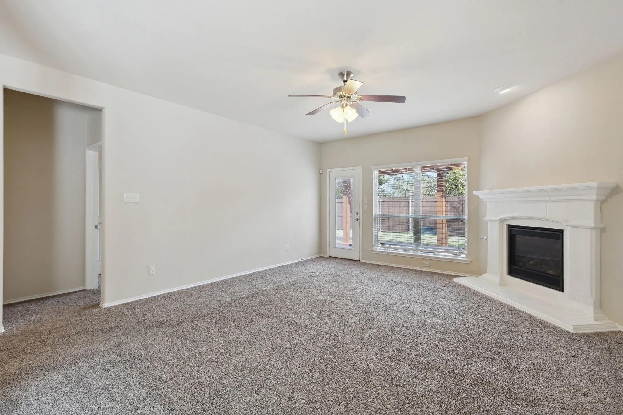 Single Family Residence For Rent in Collin County , 812 Gray Fox Drive, Mc Kinney, Texas 75071, 3 Bedroom, 3 Bathroom, 2 Garage spaces, 2,292 Sqft, built in 2016, mls#21386792, Real Estate Agent in Mc Kinney, Homes For Rent in Collin county, Homes For Rent in Mc Kinney, Realtor in Mc Kinney Texas, Real Estate Brokerage Independent Realty Texas, Luminita Cordes Realtor