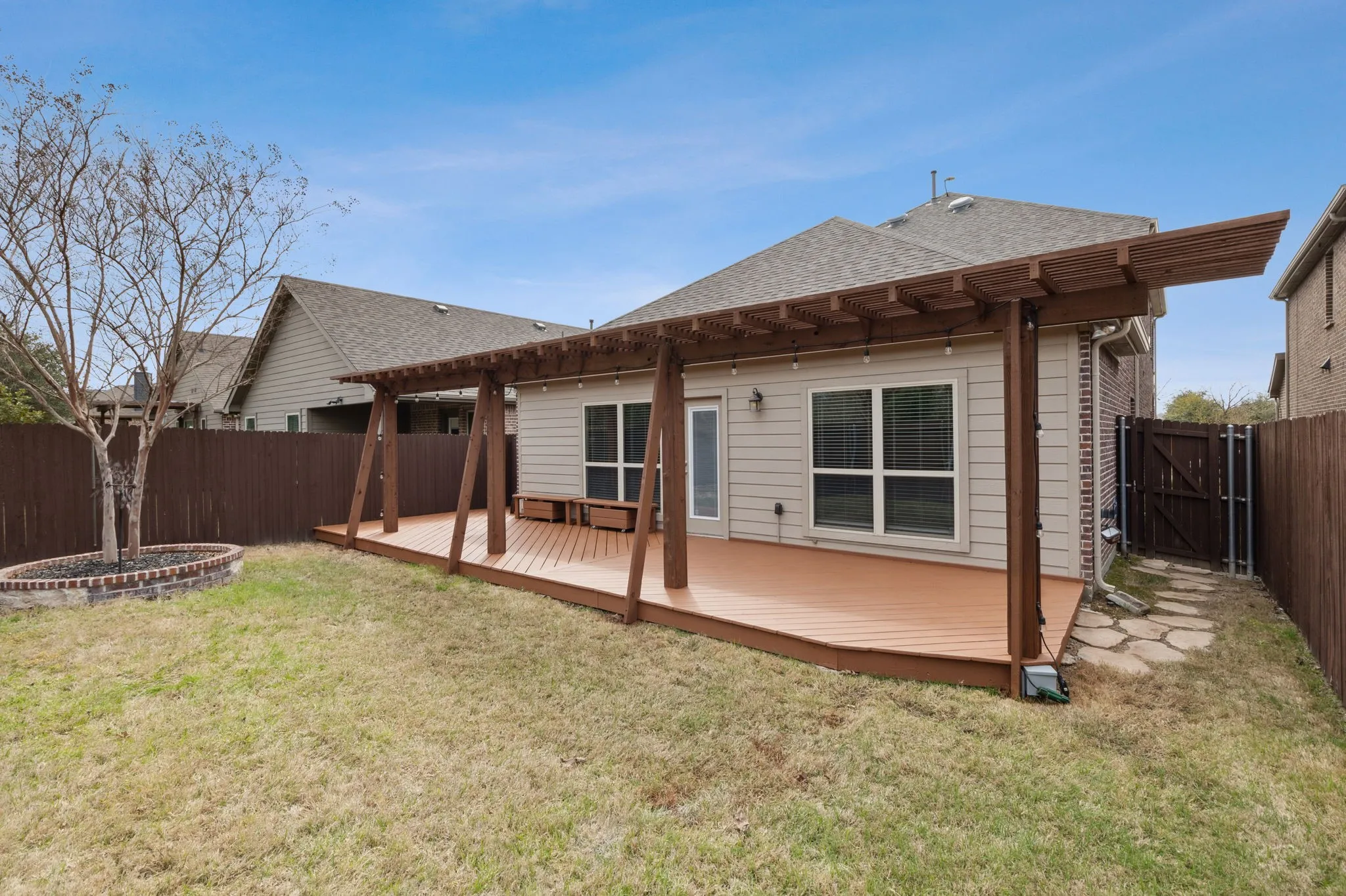Single Family Residence For Rent in Collin County , 812 Gray Fox Drive, Mc Kinney, Texas 75071, 3 Bedroom, 3 Bathroom, 2 Garage spaces, 2,292 Sqft, built in 2016, mls#21386792, Real Estate Agent in Mc Kinney, Homes For Rent in Collin county, Homes For Rent in Mc Kinney, Realtor in Mc Kinney Texas, Real Estate Brokerage Independent Realty Texas, Luminita Cordes Realtor