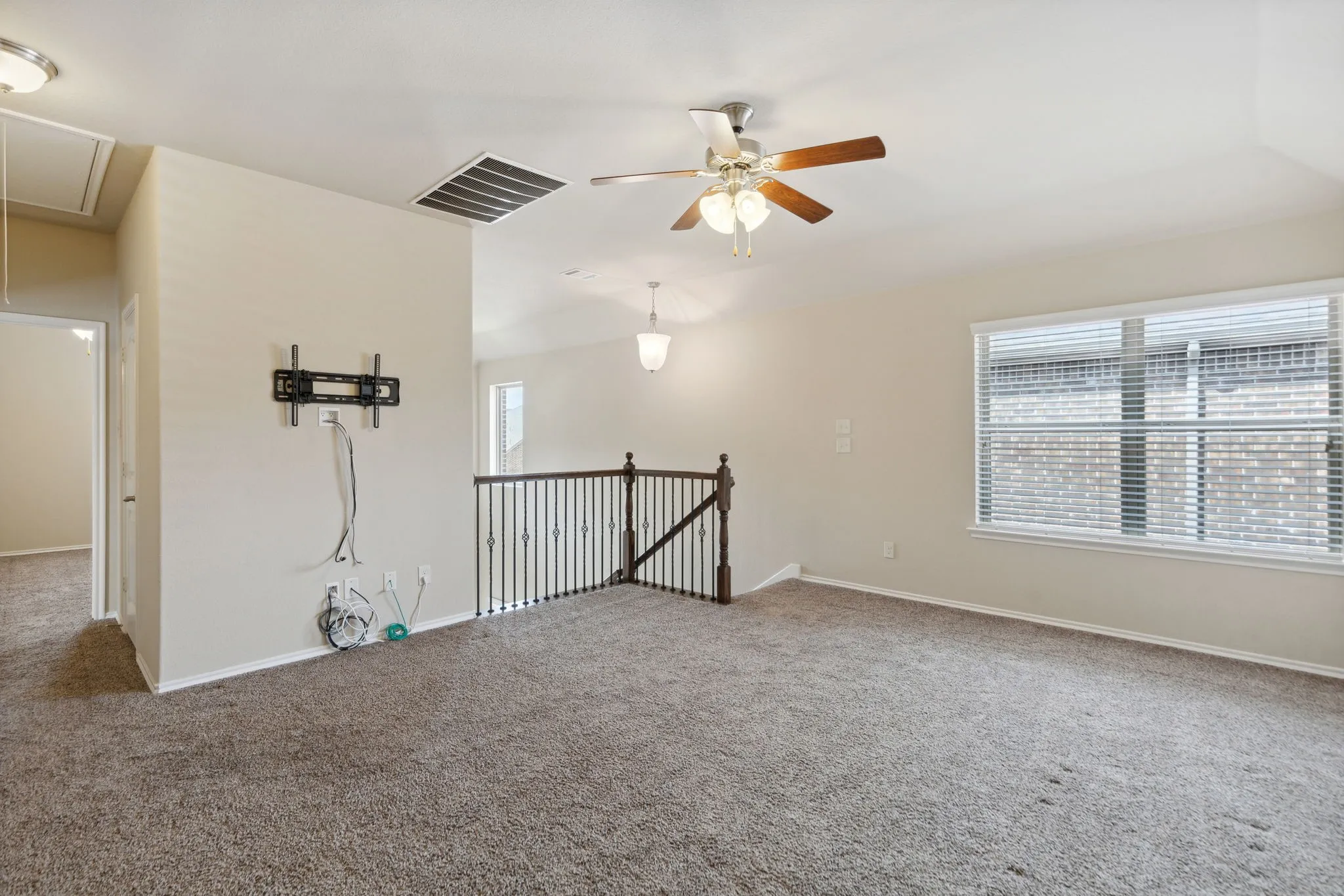Single Family Residence For Rent in Collin County , 812 Gray Fox Drive, Mc Kinney, Texas 75071, 3 Bedroom, 3 Bathroom, 2 Garage spaces, 2,292 Sqft, built in 2016, mls#21386792, Real Estate Agent in Mc Kinney, Homes For Rent in Collin county, Homes For Rent in Mc Kinney, Realtor in Mc Kinney Texas, Real Estate Brokerage Independent Realty Texas, Luminita Cordes Realtor