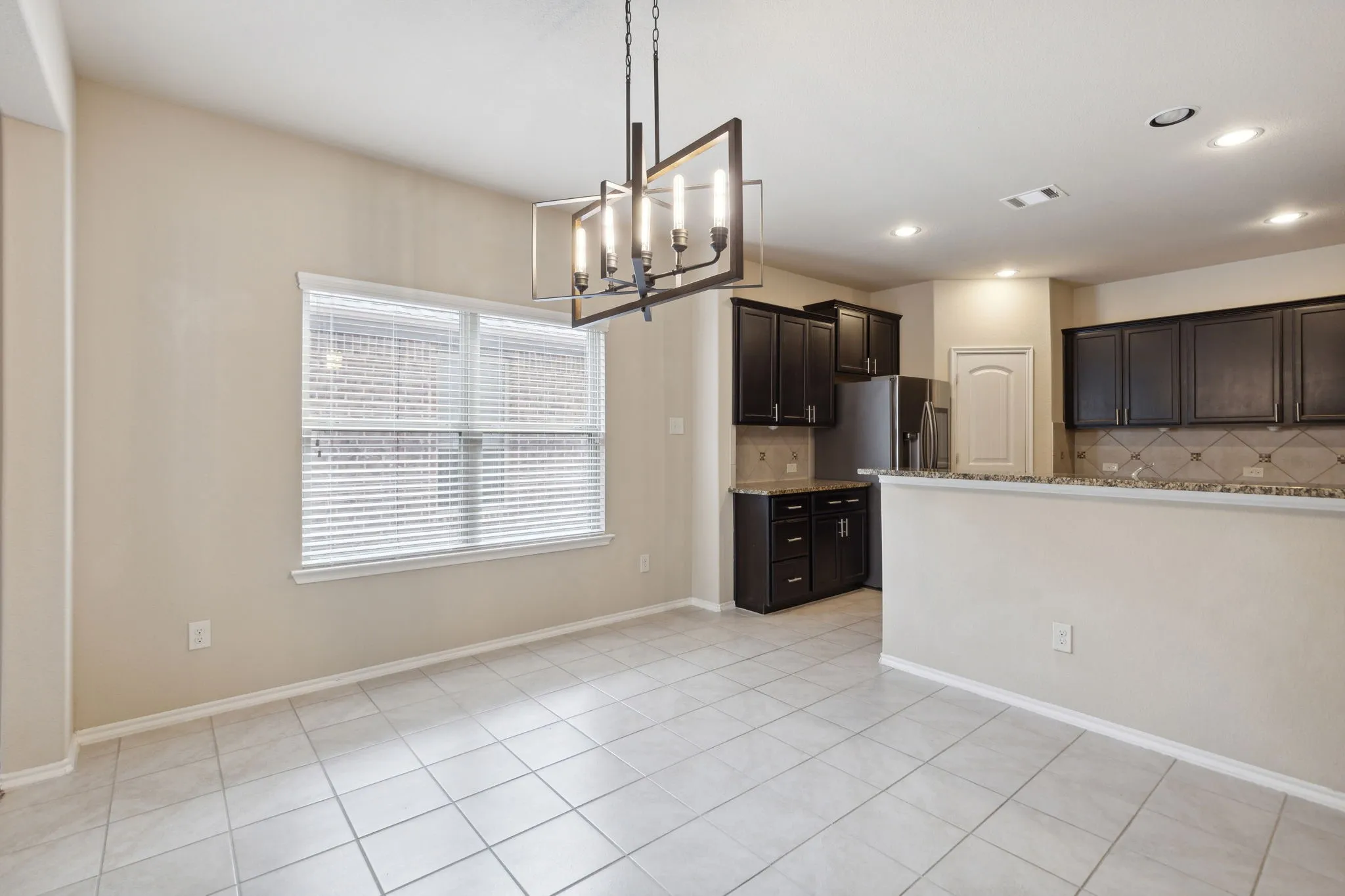 Single Family Residence For Rent in Collin County , 812 Gray Fox Drive, Mc Kinney, Texas 75071, 3 Bedroom, 3 Bathroom, 2 Garage spaces, 2,292 Sqft, built in 2016, mls#21386792, Real Estate Agent in Mc Kinney, Homes For Rent in Collin county, Homes For Rent in Mc Kinney, Realtor in Mc Kinney Texas, Real Estate Brokerage Independent Realty Texas, Luminita Cordes Realtor