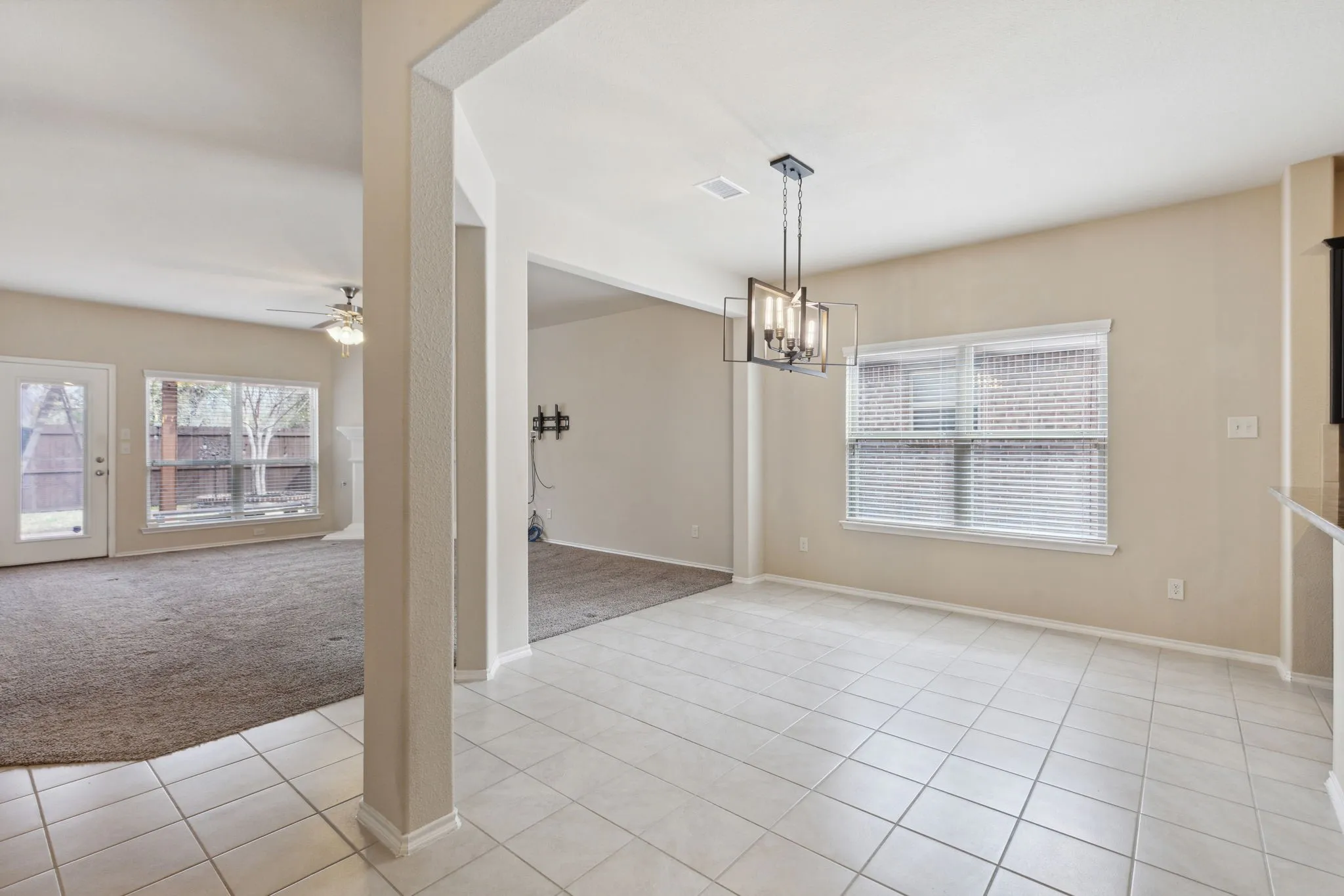 Single Family Residence For Rent in Collin County , 812 Gray Fox Drive, Mc Kinney, Texas 75071, 3 Bedroom, 3 Bathroom, 2 Garage spaces, 2,292 Sqft, built in 2016, mls#21386792, Real Estate Agent in Mc Kinney, Homes For Rent in Collin county, Homes For Rent in Mc Kinney, Realtor in Mc Kinney Texas, Real Estate Brokerage Independent Realty Texas, Luminita Cordes Realtor