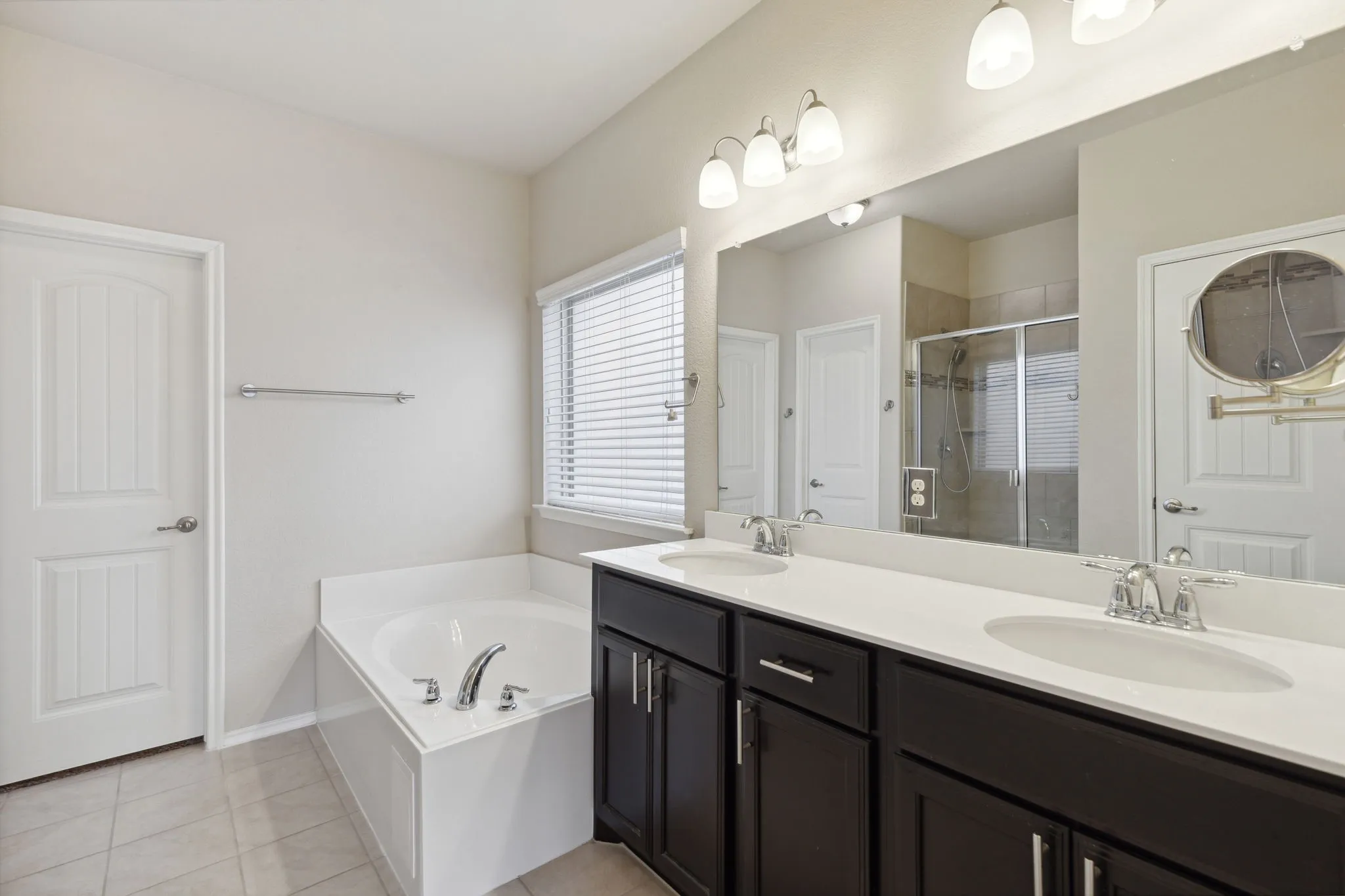 Single Family Residence For Rent in Collin County , 812 Gray Fox Drive, Mc Kinney, Texas 75071, 3 Bedroom, 3 Bathroom, 2 Garage spaces, 2,292 Sqft, built in 2016, mls#21386792, Real Estate Agent in Mc Kinney, Homes For Rent in Collin county, Homes For Rent in Mc Kinney, Realtor in Mc Kinney Texas, Real Estate Brokerage Independent Realty Texas, Luminita Cordes Realtor