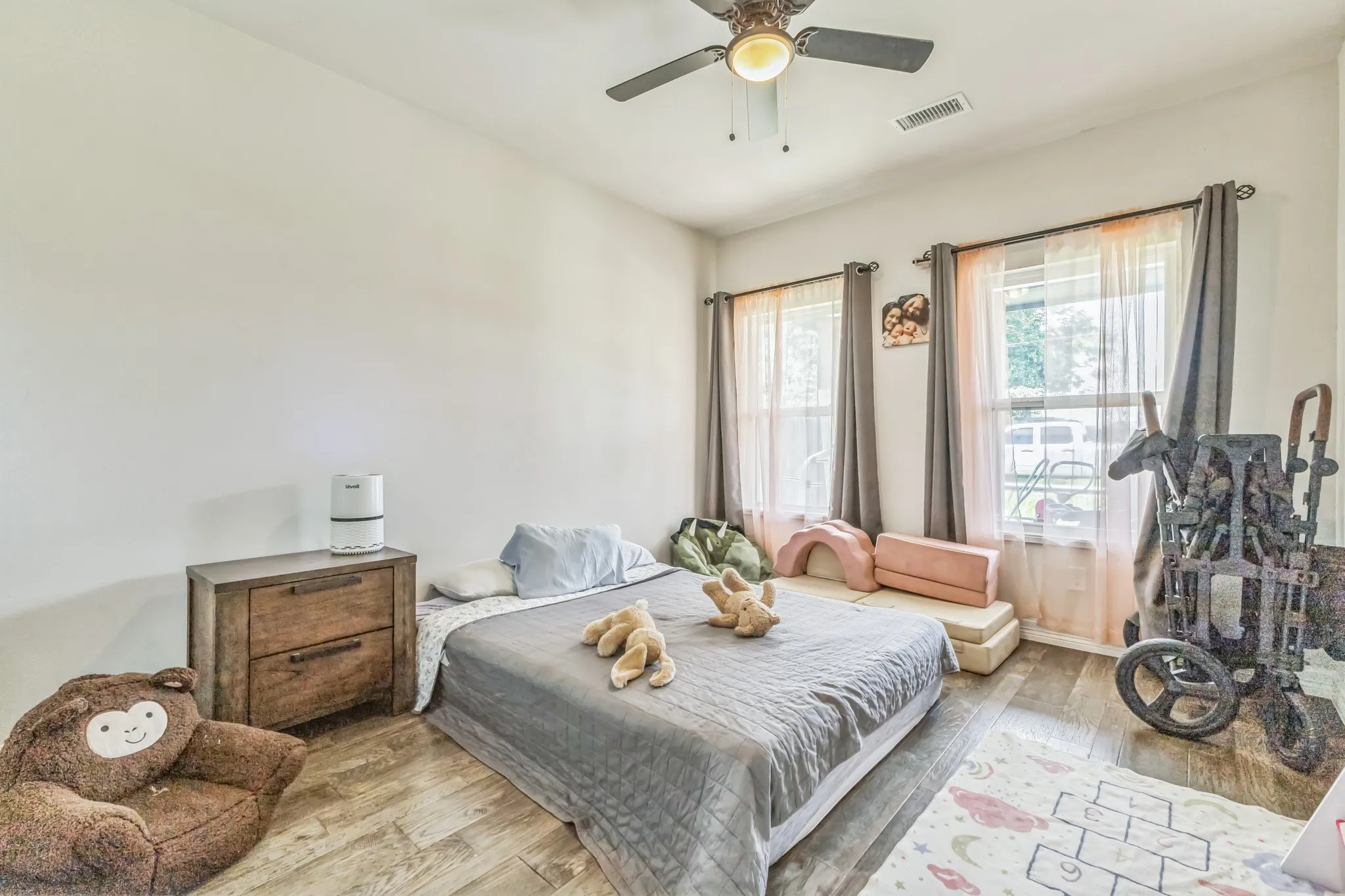 Single Family Residence For Rent in Kaufman County , 424 N Mcgraw Street, Forney, Texas 75126, 3 Bedroom, 2 Bathroom, 2 Garage spaces, 2,004 Sqft, built in 2022, mls#21386793, Real Estate Agent in Forney, Homes For Rent in Kaufman county, Homes For Rent in Forney, Realtor in Forney Texas, Real Estate Brokerage Independent Realty Texas, Luminita Cordes Realtor