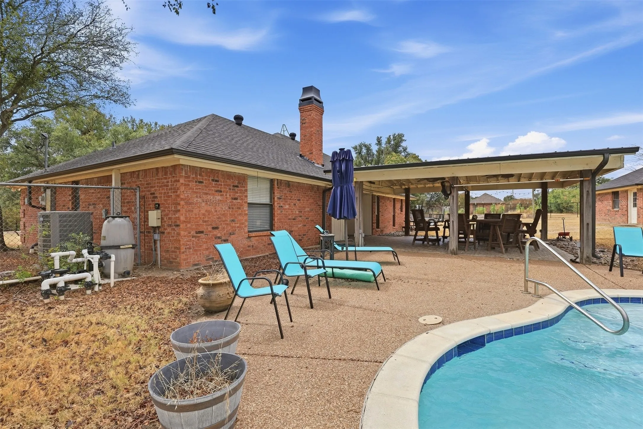 Single Family Residence For Sale in Parker County , 112 Fairway Drive, Willow Park, Texas 76087, 3 Bedroom, 3 Bathroom, Garage spaces, 2,362 Sqft, built in 1986, mls#21386468, Real Estate Agent in Willow Park, Homes For Sale in Parker county, Homes For Sale in Willow Park, Realtor in Willow Park Texas, Real Estate Brokerage Independent Realty Texas, Luminita Cordes Realtor