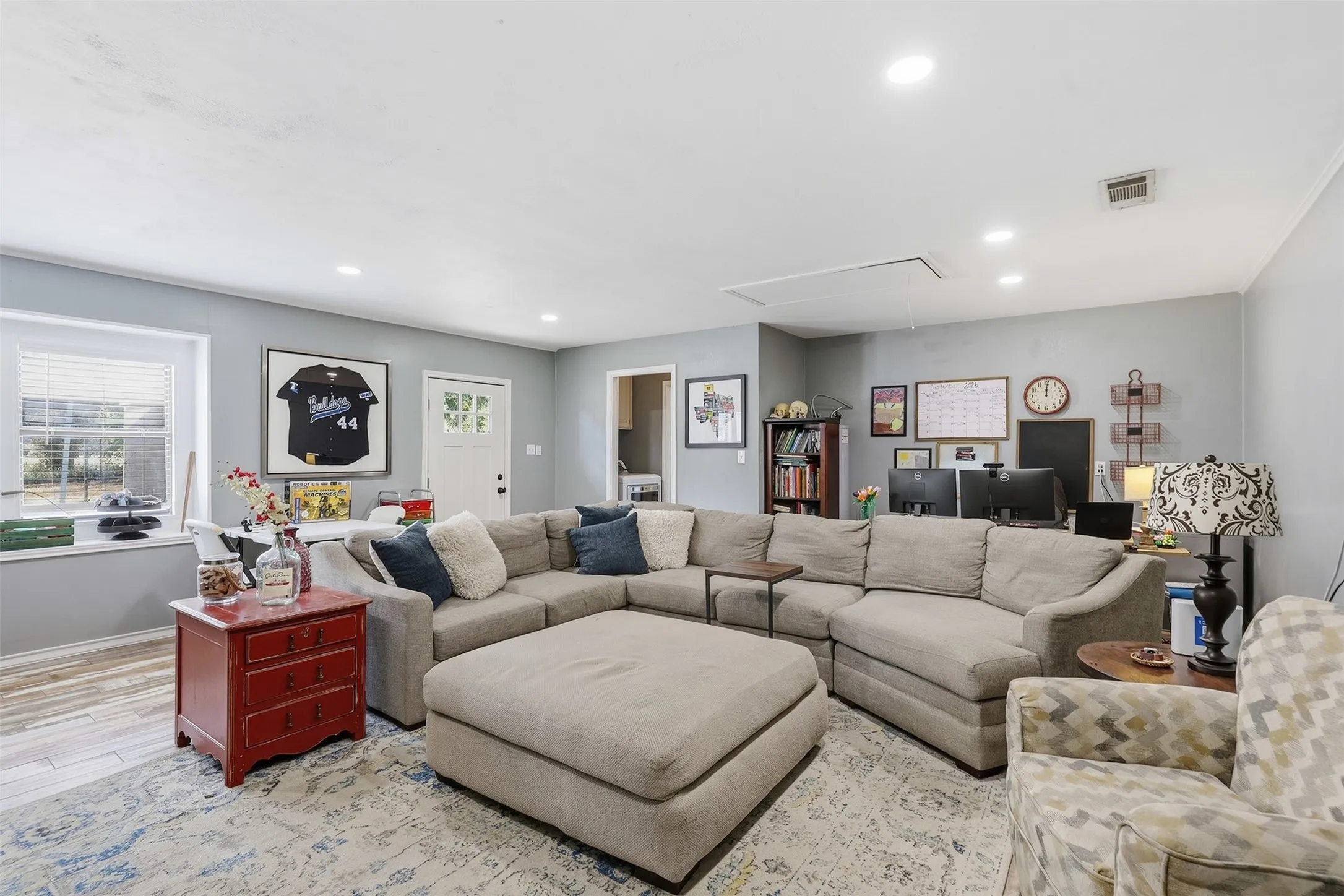 Single Family Residence For Sale in Parker County , 112 Fairway Drive, Willow Park, Texas 76087, 3 Bedroom, 3 Bathroom, Garage spaces, 2,362 Sqft, built in 1986, mls#21386468, Real Estate Agent in Willow Park, Homes For Sale in Parker county, Homes For Sale in Willow Park, Realtor in Willow Park Texas, Real Estate Brokerage Independent Realty Texas, Luminita Cordes Realtor