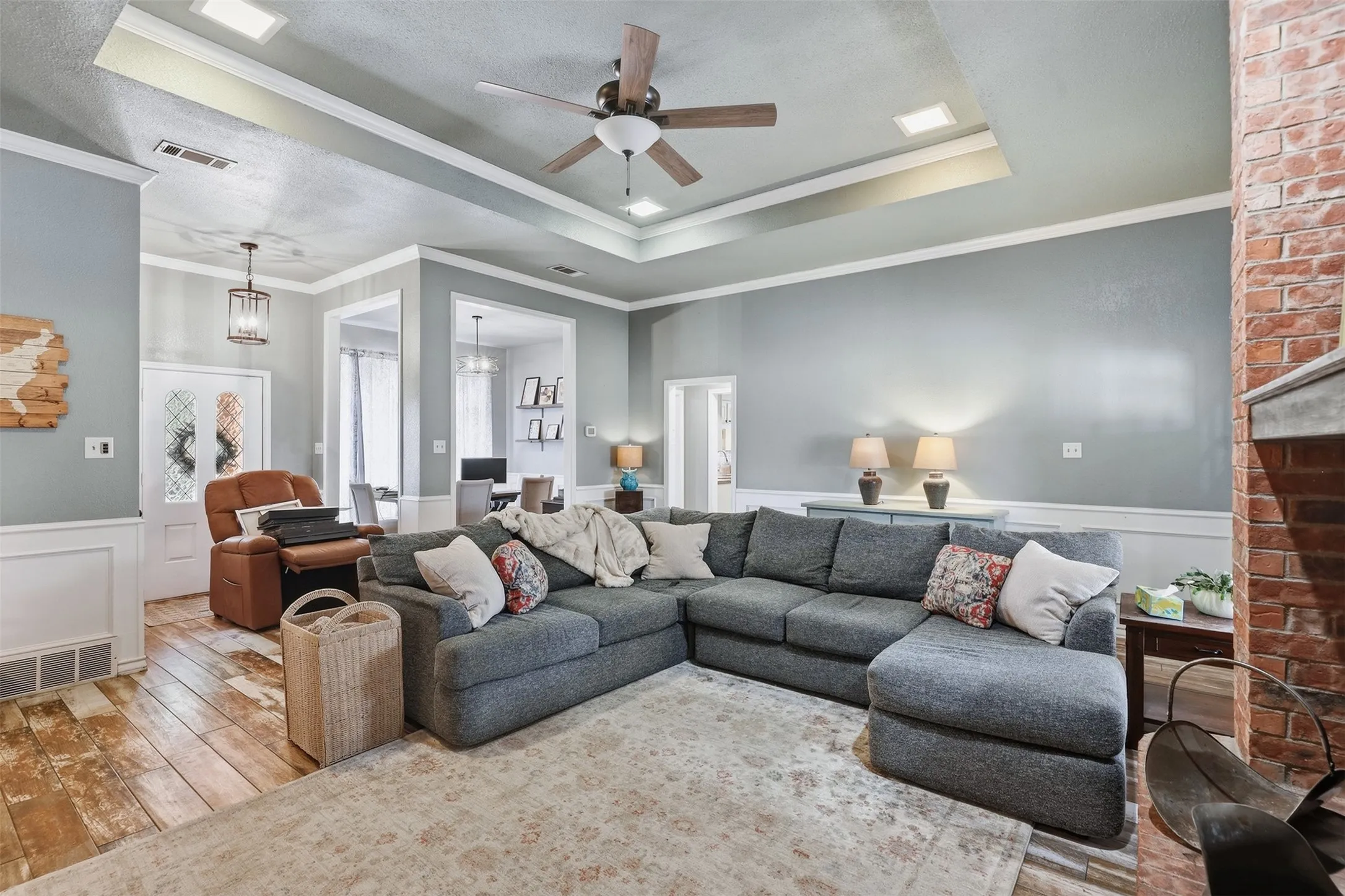 Single Family Residence For Sale in Parker County , 112 Fairway Drive, Willow Park, Texas 76087, 3 Bedroom, 3 Bathroom, Garage spaces, 2,362 Sqft, built in 1986, mls#21386468, Real Estate Agent in Willow Park, Homes For Sale in Parker county, Homes For Sale in Willow Park, Realtor in Willow Park Texas, Real Estate Brokerage Independent Realty Texas, Luminita Cordes Realtor