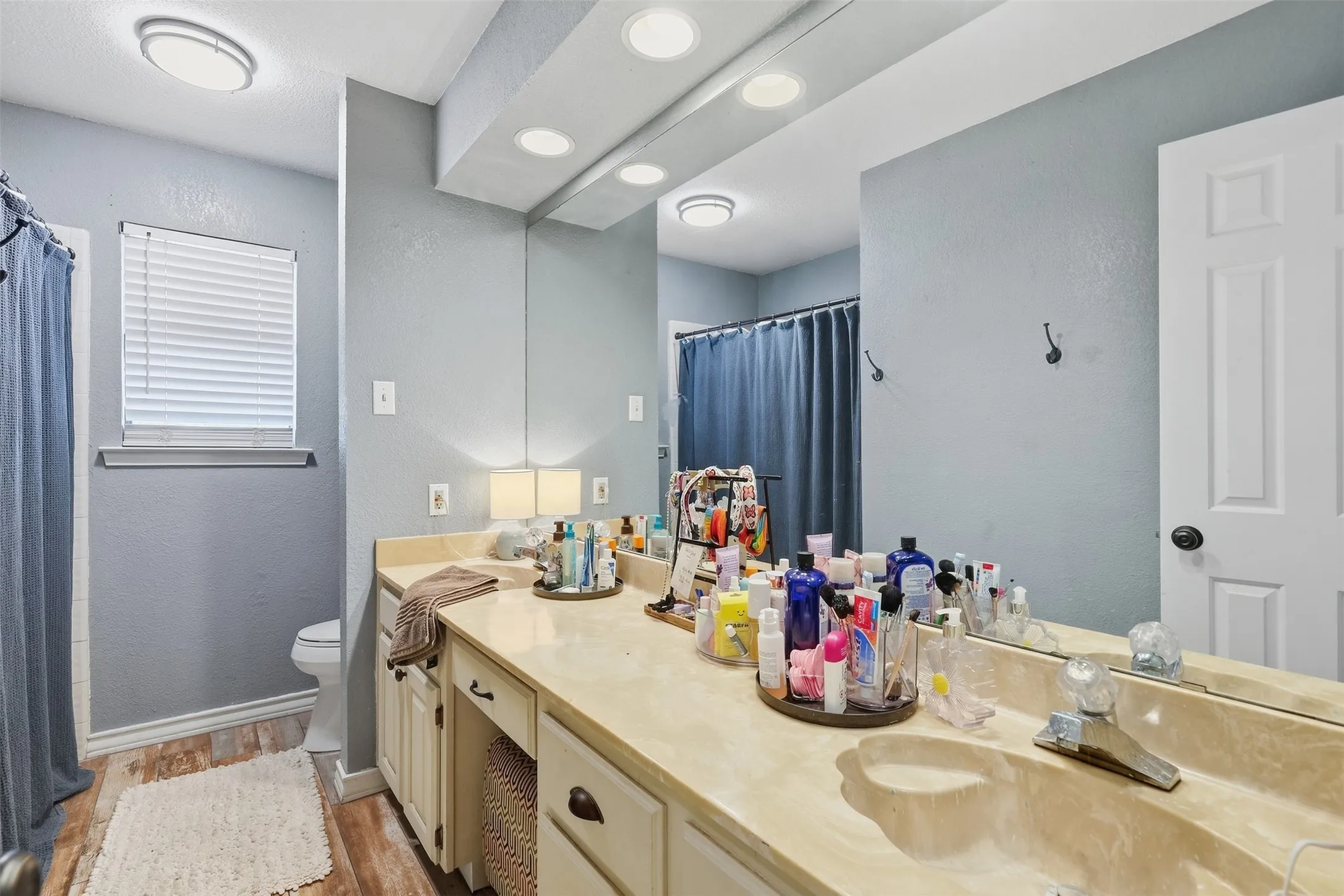Single Family Residence For Sale in Parker County , 112 Fairway Drive, Willow Park, Texas 76087, 3 Bedroom, 3 Bathroom, Garage spaces, 2,362 Sqft, built in 1986, mls#21386468, Real Estate Agent in Willow Park, Homes For Sale in Parker county, Homes For Sale in Willow Park, Realtor in Willow Park Texas, Real Estate Brokerage Independent Realty Texas, Luminita Cordes Realtor