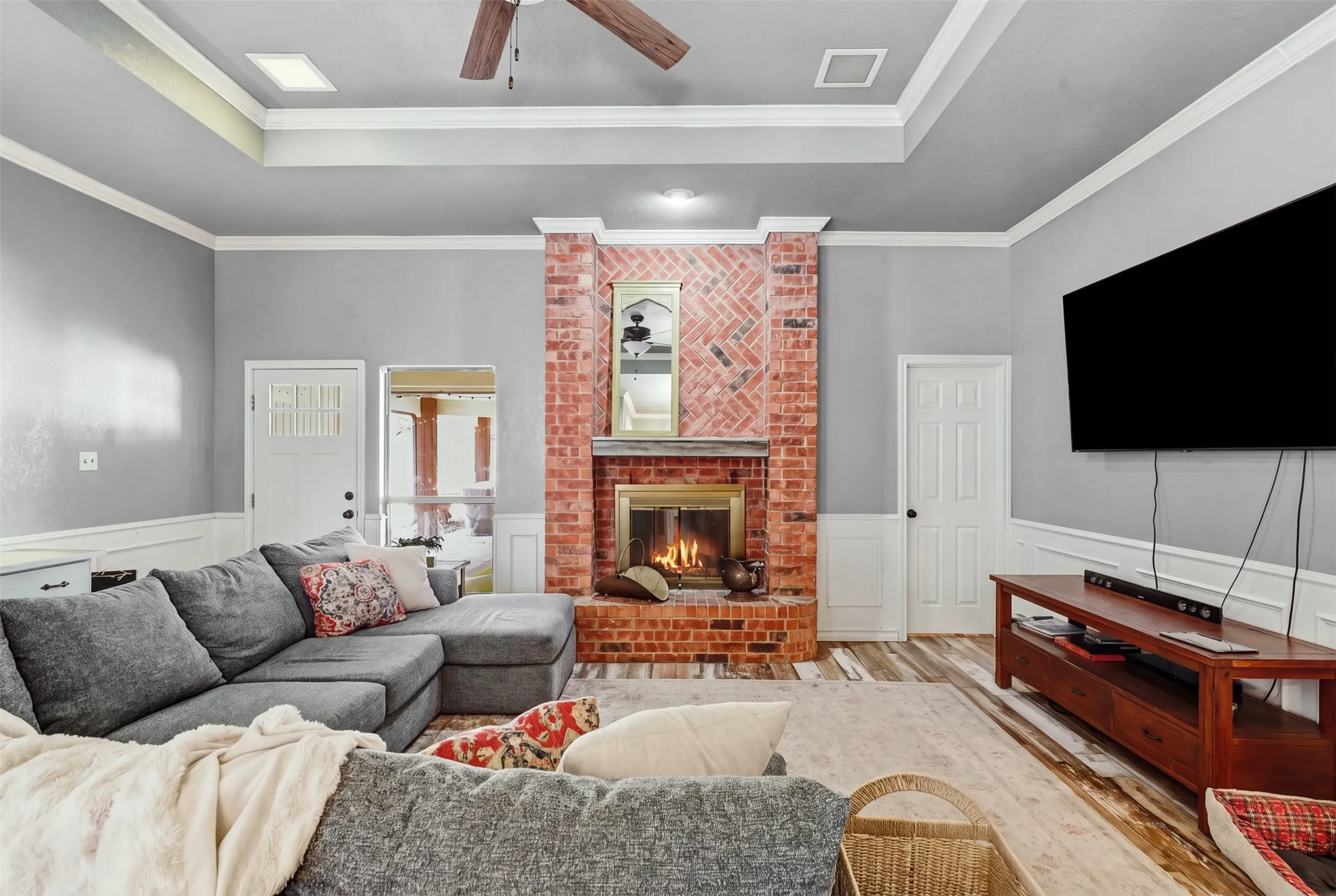 Single Family Residence For Sale in Parker County , 112 Fairway Drive, Willow Park, Texas 76087, 3 Bedroom, 3 Bathroom, Garage spaces, 2,362 Sqft, built in 1986, mls#21386468, Real Estate Agent in Willow Park, Homes For Sale in Parker county, Homes For Sale in Willow Park, Realtor in Willow Park Texas, Real Estate Brokerage Independent Realty Texas, Luminita Cordes Realtor