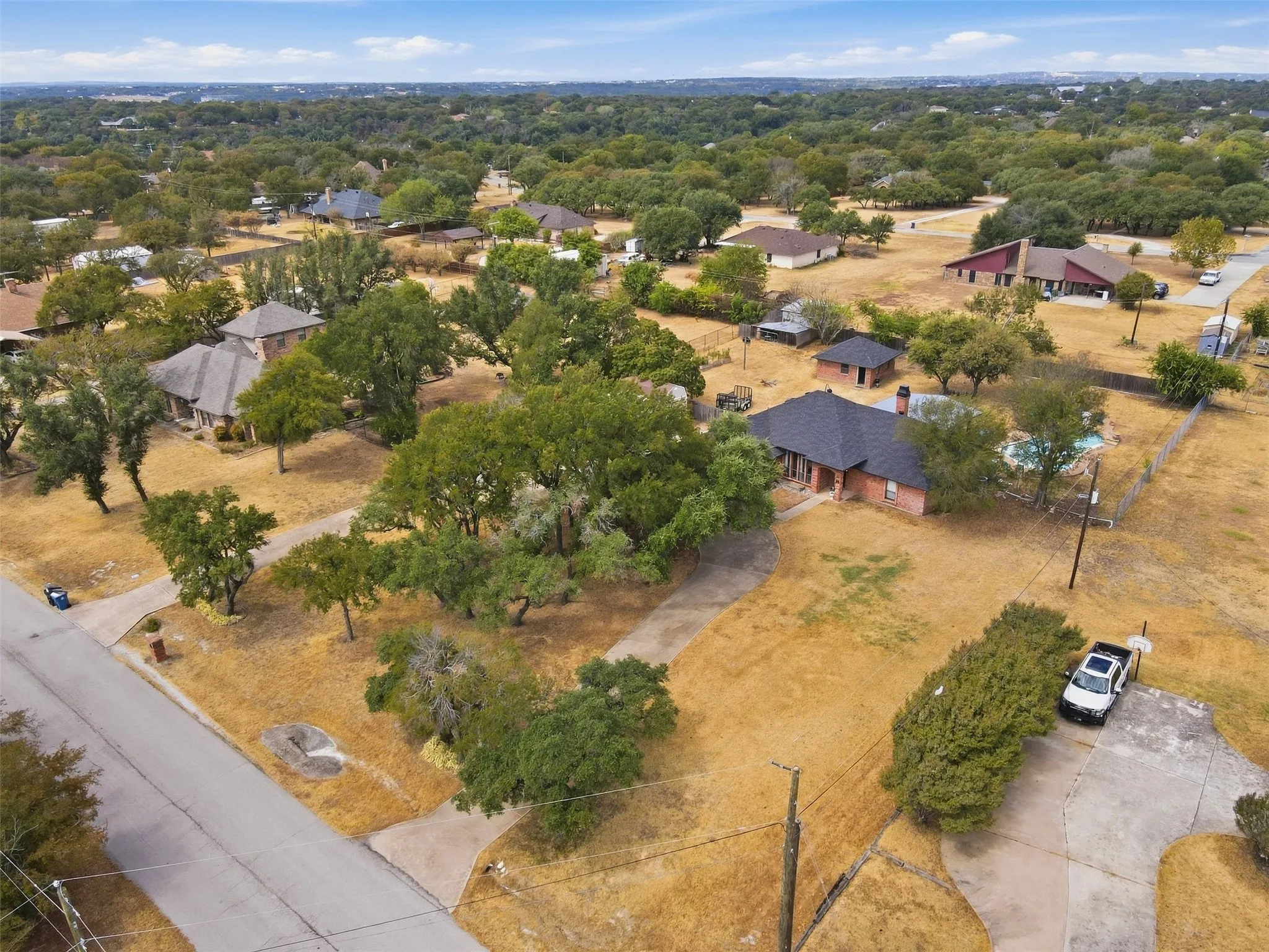 Single Family Residence For Sale in Parker County , 112 Fairway Drive, Willow Park, Texas 76087, 3 Bedroom, 3 Bathroom, Garage spaces, 2,362 Sqft, built in 1986, mls#21386468, Real Estate Agent in Willow Park, Homes For Sale in Parker county, Homes For Sale in Willow Park, Realtor in Willow Park Texas, Real Estate Brokerage Independent Realty Texas, Luminita Cordes Realtor