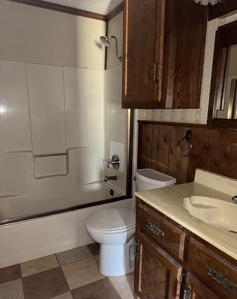Single Family Residence For Sale in Eastland County , 319 County Road 164, Eastland, Texas 76448, 3 Bedroom, 2 Bathroom, 2 Garage spaces, 2,040 Sqft, built in 1984, mls#21275736, Real Estate Agent in Eastland, Homes For Sale in Eastland county, Homes For Sale in Eastland, Realtor in Eastland Texas, Real Estate Brokerage Independent Realty Texas, Luminita Cordes Realtor