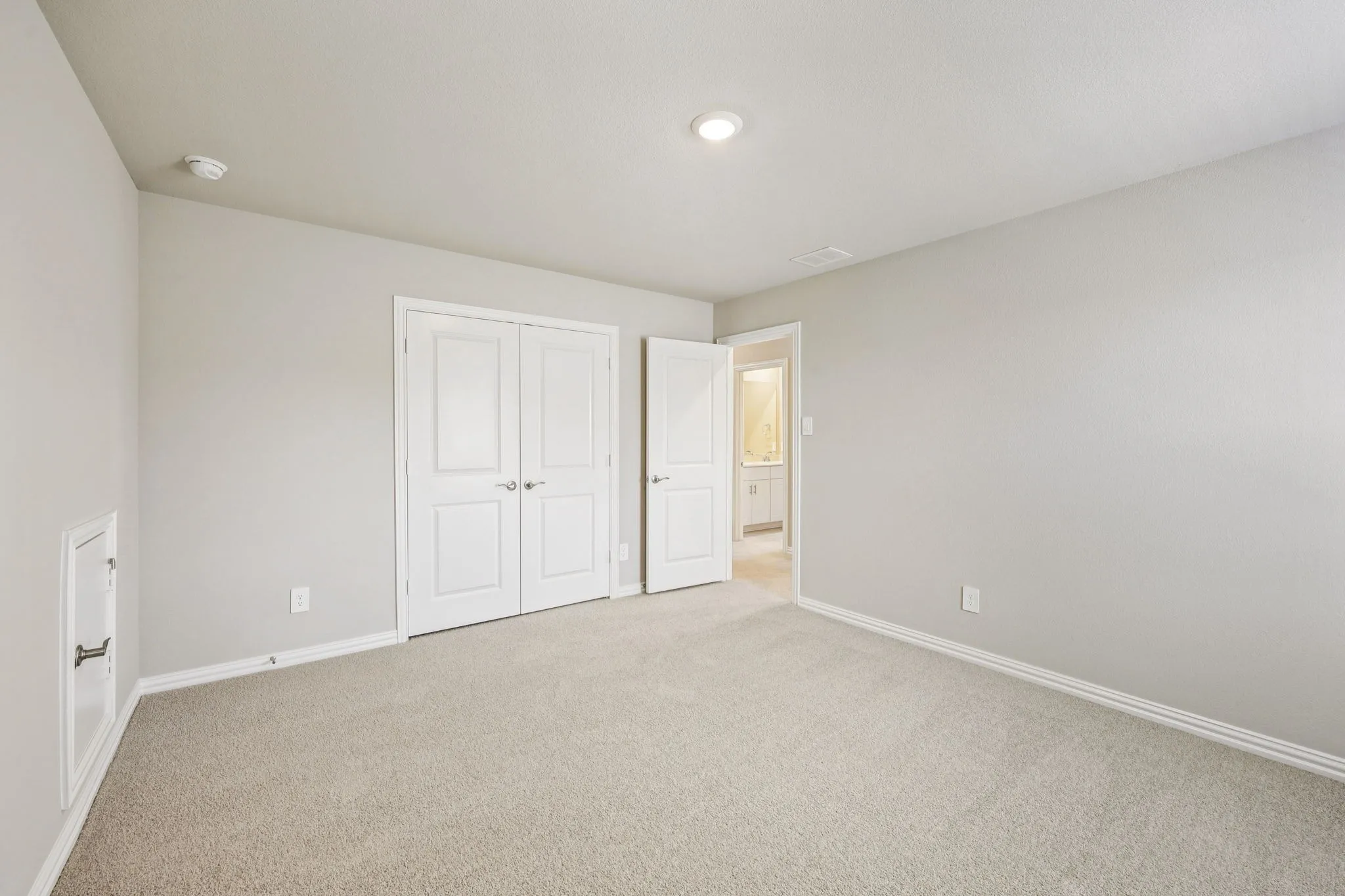 Photo is not of the actual home, but is an inspirational photo of builder’s model home and may depict options, furnishings, and/or decorator features that are not included.