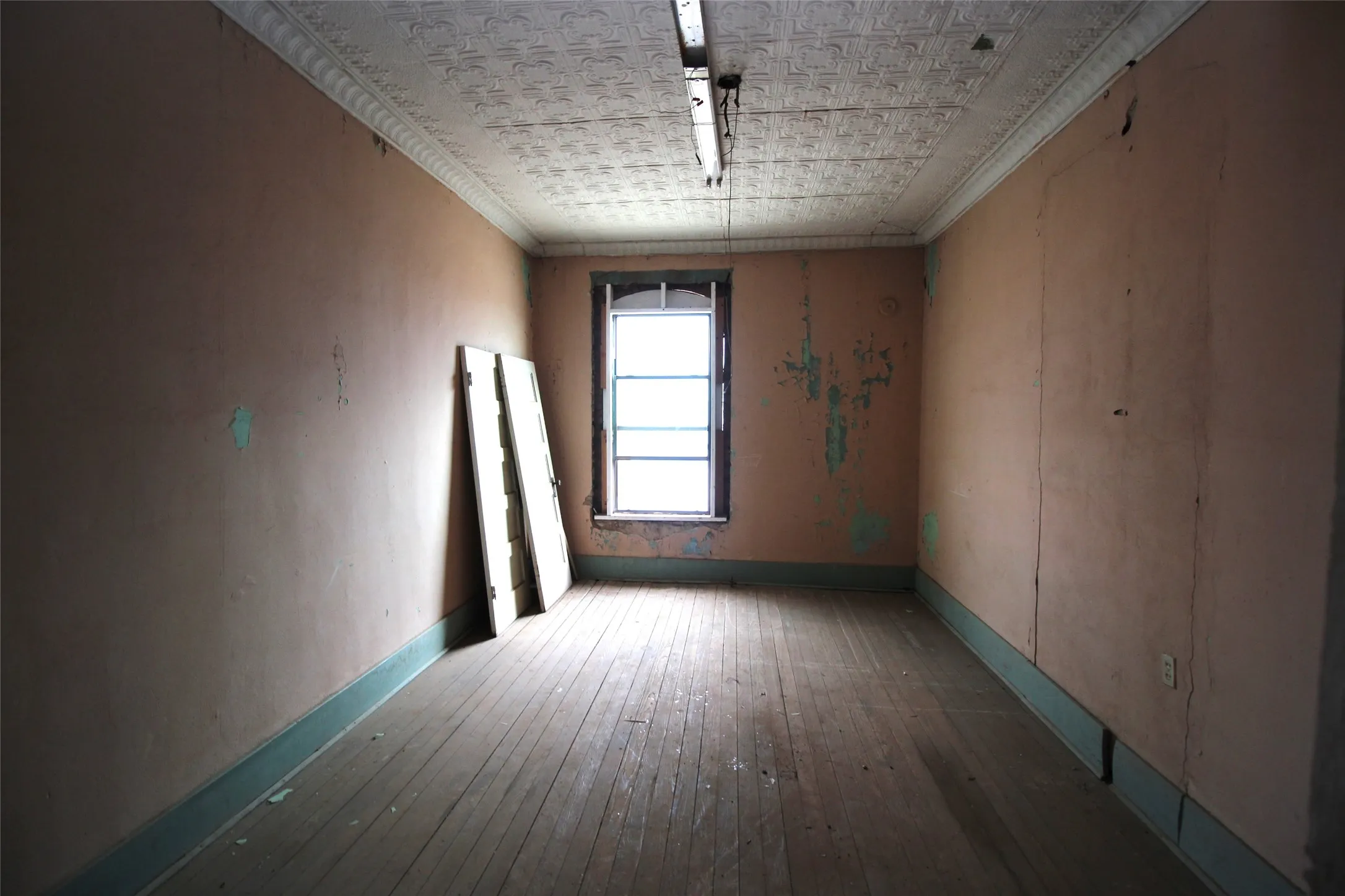 Office For Sale in Knox County , 202 N Central Avenue, Knox City, Texas 79529, 0, 0, Garage spaces, 0 Sqft, built in 1940, mls#21386794, Real Estate Agent in Knox City, Homes For Sale in Knox county, Homes For Sale in Knox City, Realtor in Knox City Texas, Real Estate Brokerage Independent Realty Texas, Luminita Cordes Realtor