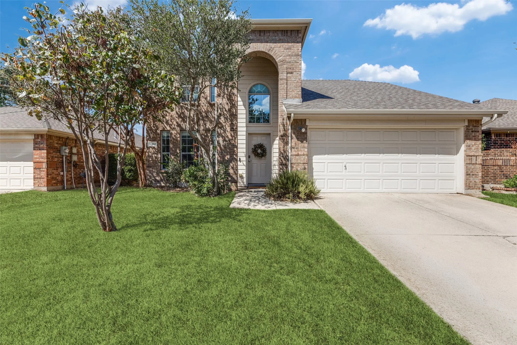 Single Family Residence For Rent in Tarrant County , 12209 Angel Food Lane, Fort Worth, Texas 76244, 4 Bedroom, 3 Bathroom, 2 Garage spaces, 2,300 Sqft, built in 2005, mls#21386796, Real Estate Agent in Fort Worth, Homes For Rent in Tarrant county, Homes For Rent in Fort Worth, Realtor in Fort Worth Texas, Real Estate Brokerage Independent Realty Texas, Luminita Cordes Realtor