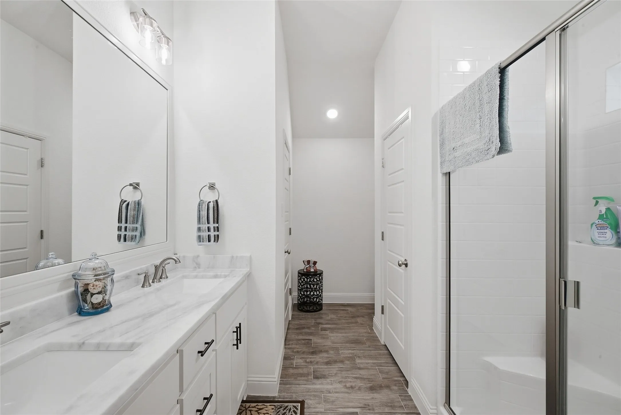 Single Family Residence For Sale in Parker County , 211 Clover Circle, Weatherford, Texas 76086, 3 Bedroom, 2 Bathroom, 2 Garage spaces, 1,332 Sqft, built in 2021, mls#21384045, Real Estate Agent in Weatherford, Homes For Sale in Parker county, Homes For Sale in Weatherford, Realtor in Weatherford Texas, Real Estate Brokerage Independent Realty Texas, Luminita Cordes Realtor