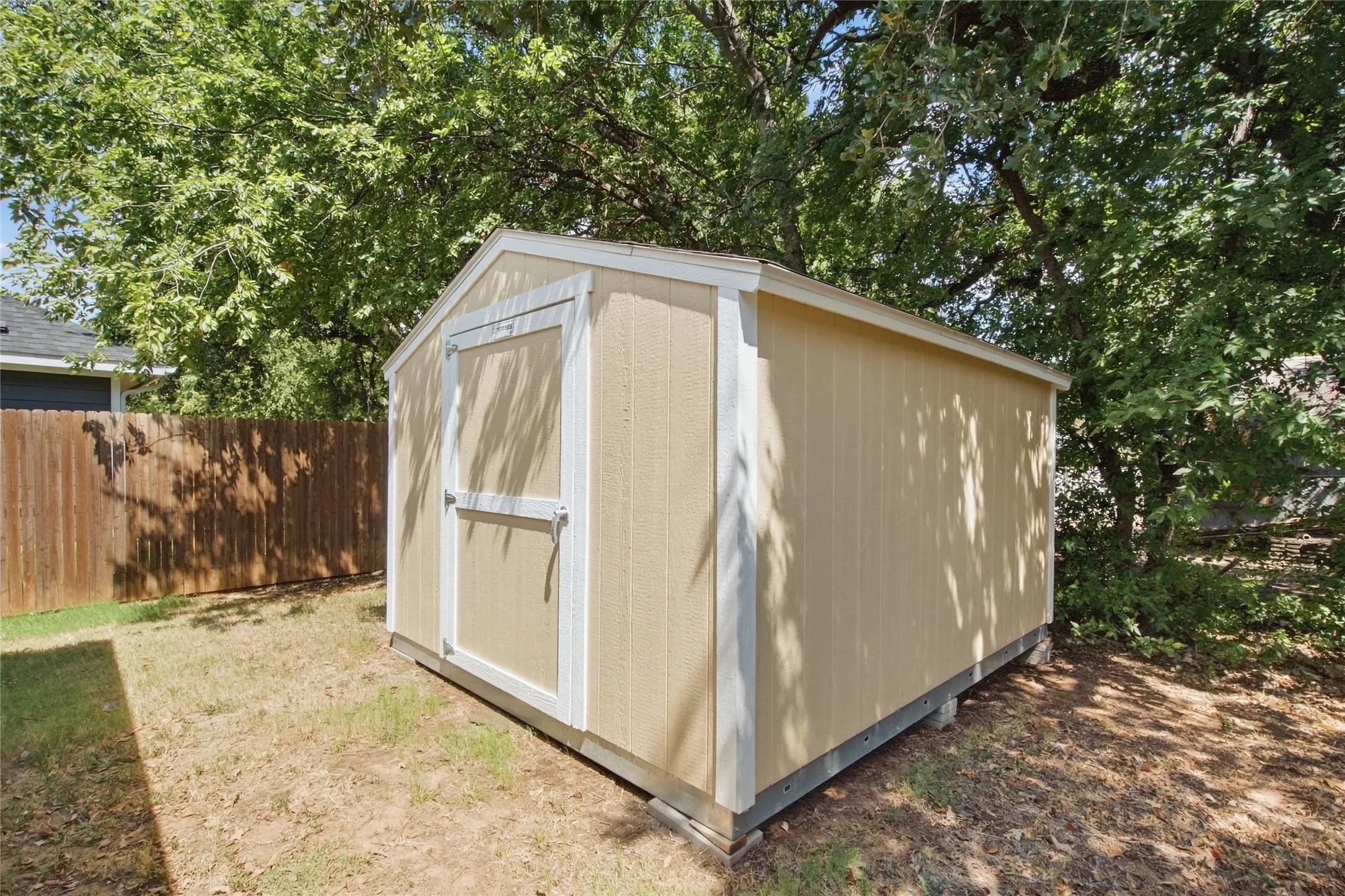 Single Family Residence For Sale in Parker County , 211 Clover Circle, Weatherford, Texas 76086, 3 Bedroom, 2 Bathroom, 2 Garage spaces, 1,332 Sqft, built in 2021, mls#21384045, Real Estate Agent in Weatherford, Homes For Sale in Parker county, Homes For Sale in Weatherford, Realtor in Weatherford Texas, Real Estate Brokerage Independent Realty Texas, Luminita Cordes Realtor