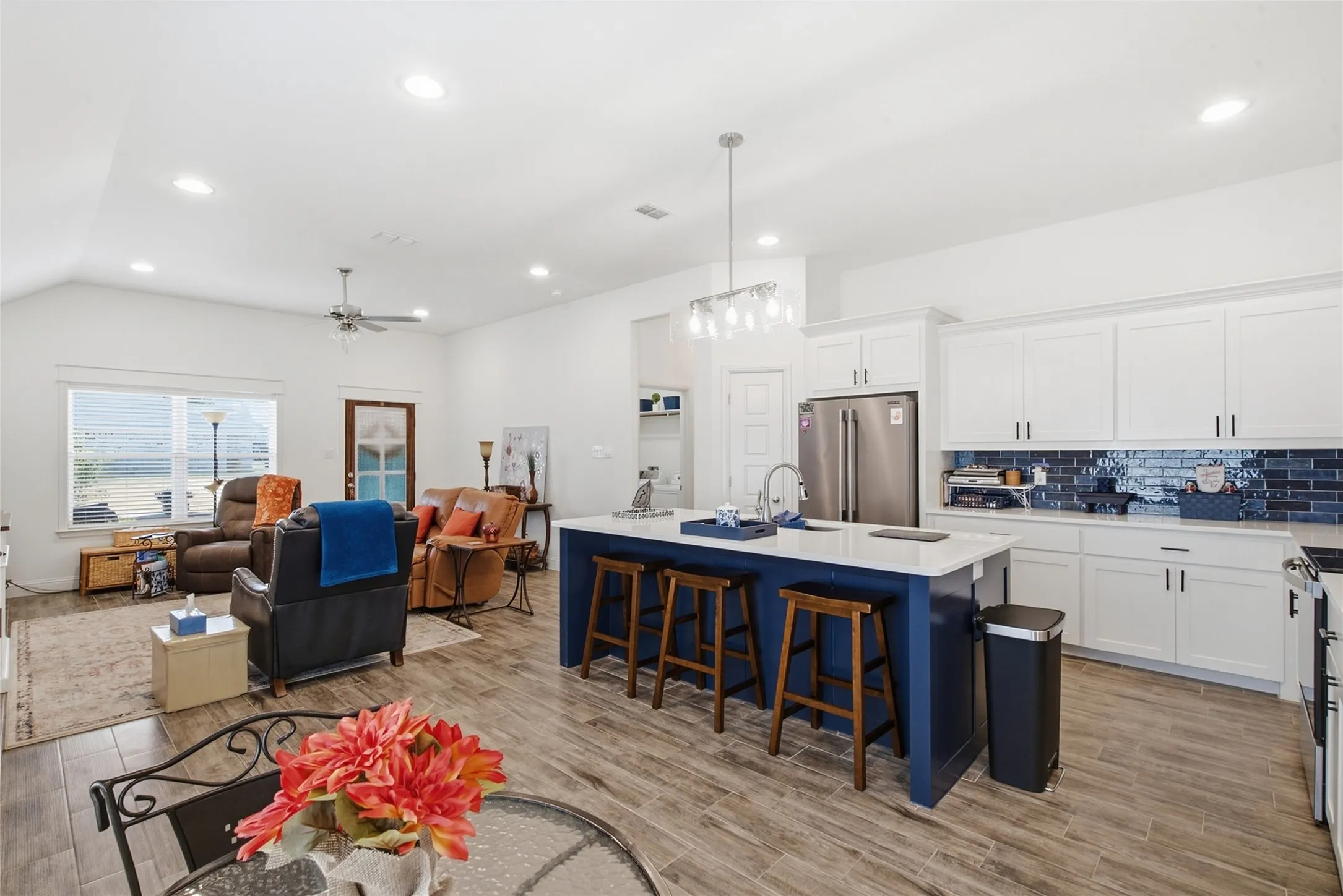 Single Family Residence For Sale in Parker County , 211 Clover Circle, Weatherford, Texas 76086, 3 Bedroom, 2 Bathroom, 2 Garage spaces, 1,332 Sqft, built in 2021, mls#21384045, Real Estate Agent in Weatherford, Homes For Sale in Parker county, Homes For Sale in Weatherford, Realtor in Weatherford Texas, Real Estate Brokerage Independent Realty Texas, Luminita Cordes Realtor