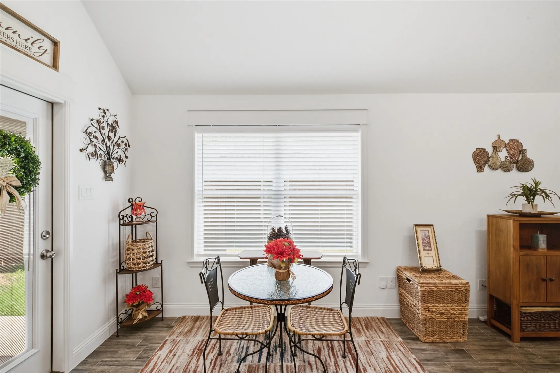 Single Family Residence For Sale in Parker County , 211 Clover Circle, Weatherford, Texas 76086, 3 Bedroom, 2 Bathroom, 2 Garage spaces, 1,332 Sqft, built in 2021, mls#21384045, Real Estate Agent in Weatherford, Homes For Sale in Parker county, Homes For Sale in Weatherford, Realtor in Weatherford Texas, Real Estate Brokerage Independent Realty Texas, Luminita Cordes Realtor