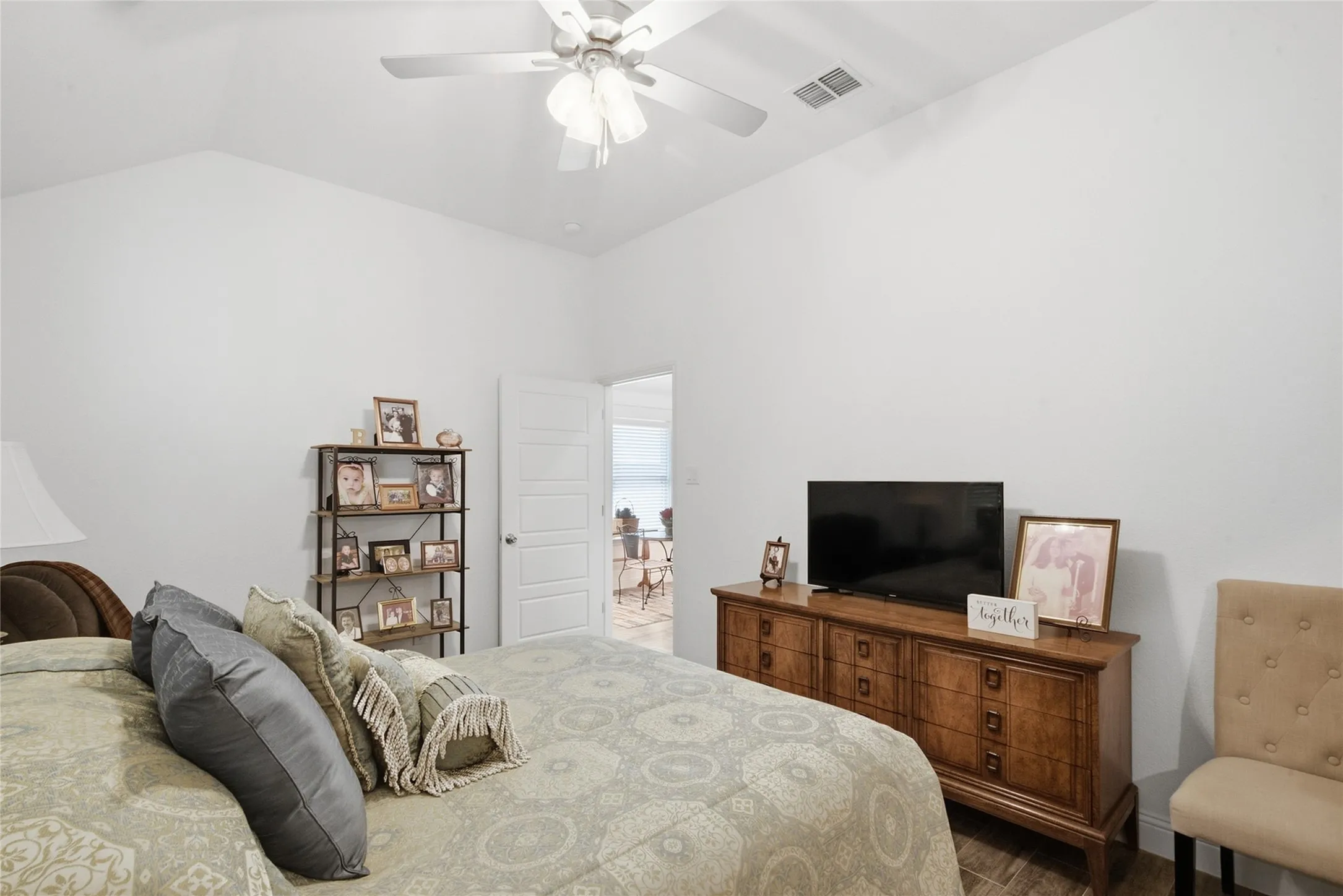 Single Family Residence For Sale in Parker County , 211 Clover Circle, Weatherford, Texas 76086, 3 Bedroom, 2 Bathroom, 2 Garage spaces, 1,332 Sqft, built in 2021, mls#21384045, Real Estate Agent in Weatherford, Homes For Sale in Parker county, Homes For Sale in Weatherford, Realtor in Weatherford Texas, Real Estate Brokerage Independent Realty Texas, Luminita Cordes Realtor