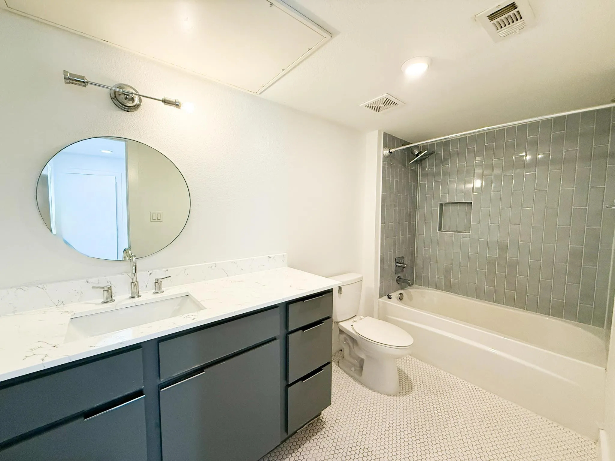 Apartment For Rent in Dallas County , 4526 Munger Avenue 201, Dallas, Texas 75204, 1 Bedroom, 1 Bathroom, Garage spaces, 543 Sqft, built in 1958, mls#21386789, Real Estate Agent in Dallas, Homes For Rent in Dallas county, Homes For Rent in Dallas, Realtor in Dallas Texas, Real Estate Brokerage Independent Realty Texas, Luminita Cordes Realtor