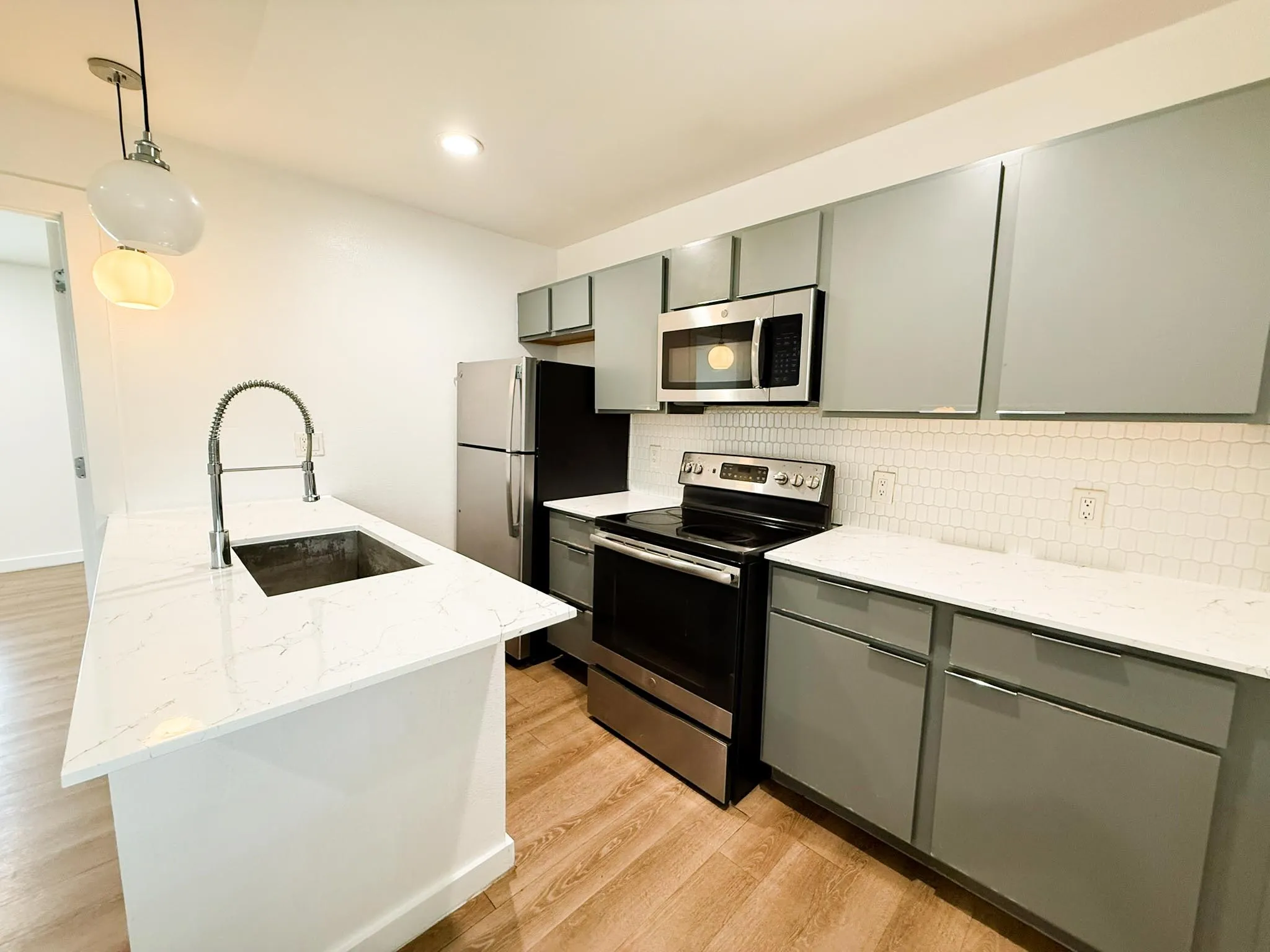 Apartment For Rent in Dallas County , 4526 Munger Avenue 201, Dallas, Texas 75204, 1 Bedroom, 1 Bathroom, Garage spaces, 543 Sqft, built in 1958, mls#21386789, Real Estate Agent in Dallas, Homes For Rent in Dallas county, Homes For Rent in Dallas, Realtor in Dallas Texas, Real Estate Brokerage Independent Realty Texas, Luminita Cordes Realtor