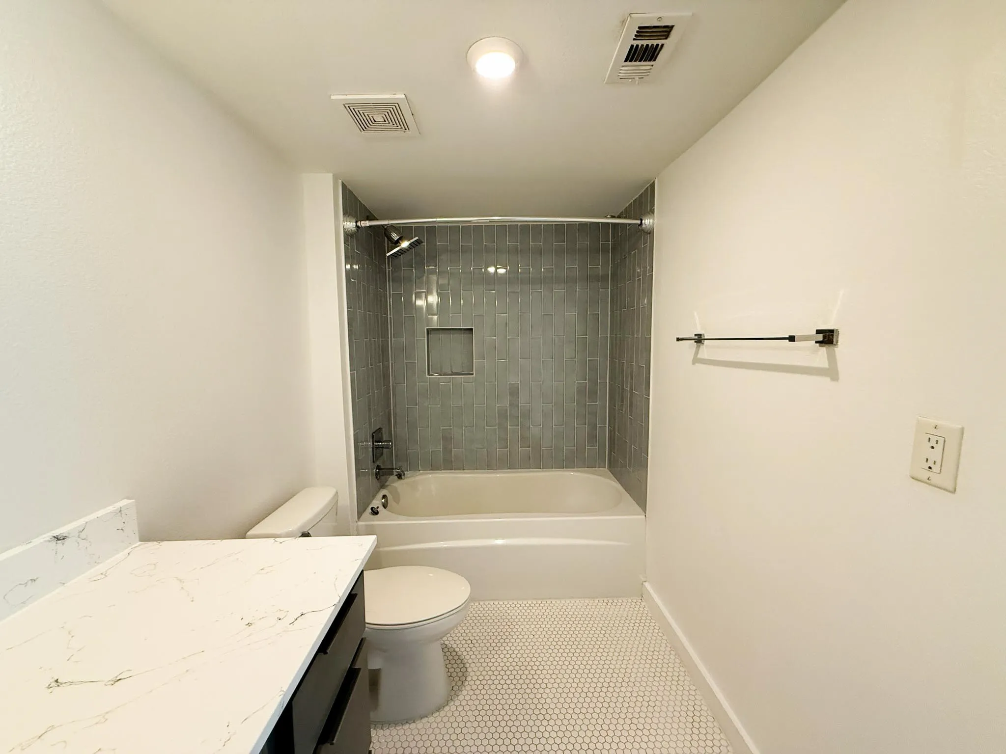 Apartment For Rent in Dallas County , 4526 Munger Avenue 201, Dallas, Texas 75204, 1 Bedroom, 1 Bathroom, Garage spaces, 543 Sqft, built in 1958, mls#21386789, Real Estate Agent in Dallas, Homes For Rent in Dallas county, Homes For Rent in Dallas, Realtor in Dallas Texas, Real Estate Brokerage Independent Realty Texas, Luminita Cordes Realtor
