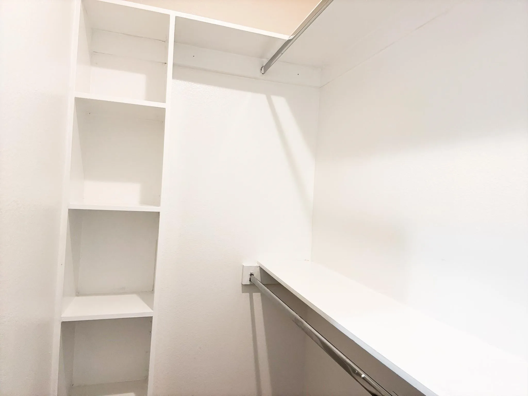 Apartment For Rent in Dallas County , 4526 Munger Avenue 201, Dallas, Texas 75204, 1 Bedroom, 1 Bathroom, Garage spaces, 543 Sqft, built in 1958, mls#21386789, Real Estate Agent in Dallas, Homes For Rent in Dallas county, Homes For Rent in Dallas, Realtor in Dallas Texas, Real Estate Brokerage Independent Realty Texas, Luminita Cordes Realtor