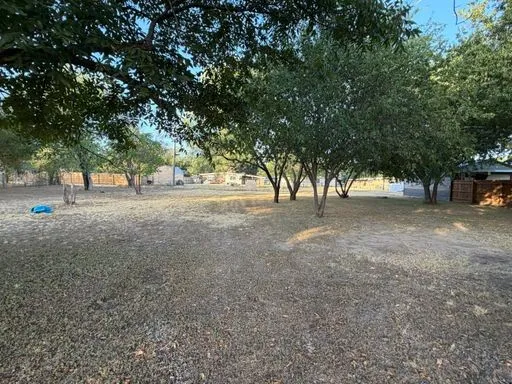 Single Family Residence For Rent in Brown County , 3611 Durham, Brownwood, Texas 76801, 3 Bedroom, 2 Bathroom, Garage spaces, 964 Sqft, built in 0, mls#21386795, Real Estate Agent in Brownwood, Homes For Rent in Brown county, Homes For Rent in Brownwood, Realtor in Brownwood Texas, Real Estate Brokerage Independent Realty Texas, Luminita Cordes Realtor