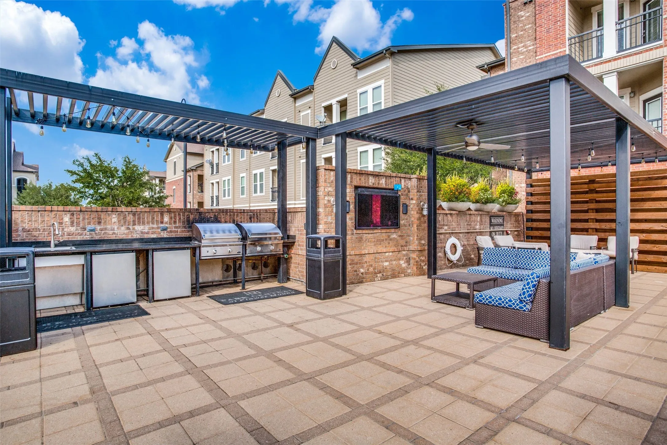 Outdoor Kitchen
