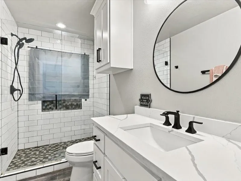 Single Family Residence For Sale in Rockwall County , 108 Joe White Street, Rockwall, Texas 75087, 3 Bedroom, 3 Bathroom, 2 Garage spaces, 1,592 Sqft, built in 1975, mls#21376871, Real Estate Agent in Rockwall, Homes For Sale in Rockwall county, Homes For Sale in Rockwall, Realtor in Rockwall Texas, Real Estate Brokerage Independent Realty Texas, Luminita Cordes Realtor