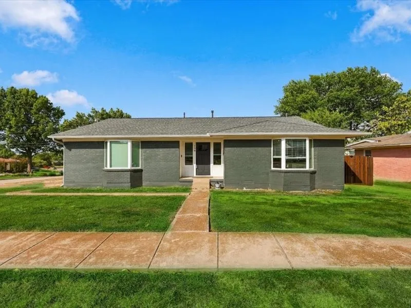 Single Family Residence For Sale in Rockwall County , 108 Joe White Street, Rockwall, Texas 75087, 3 Bedroom, 3 Bathroom, 2 Garage spaces, 1,592 Sqft, built in 1975, mls#21376871, Real Estate Agent in Rockwall, Homes For Sale in Rockwall county, Homes For Sale in Rockwall, Realtor in Rockwall Texas, Real Estate Brokerage Independent Realty Texas, Luminita Cordes Realtor