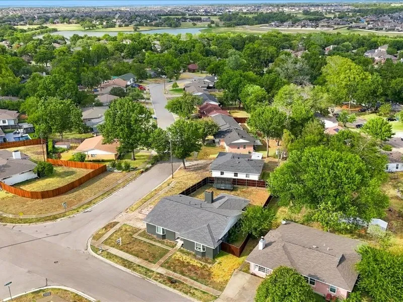 Single Family Residence For Sale in Rockwall County , 108 Joe White Street, Rockwall, Texas 75087, 3 Bedroom, 3 Bathroom, 2 Garage spaces, 1,592 Sqft, built in 1975, mls#21376871, Real Estate Agent in Rockwall, Homes For Sale in Rockwall county, Homes For Sale in Rockwall, Realtor in Rockwall Texas, Real Estate Brokerage Independent Realty Texas, Luminita Cordes Realtor