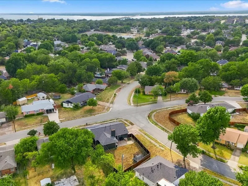 Single Family Residence For Sale in Rockwall County , 108 Joe White Street, Rockwall, Texas 75087, 3 Bedroom, 3 Bathroom, 2 Garage spaces, 1,592 Sqft, built in 1975, mls#21376871, Real Estate Agent in Rockwall, Homes For Sale in Rockwall county, Homes For Sale in Rockwall, Realtor in Rockwall Texas, Real Estate Brokerage Independent Realty Texas, Luminita Cordes Realtor