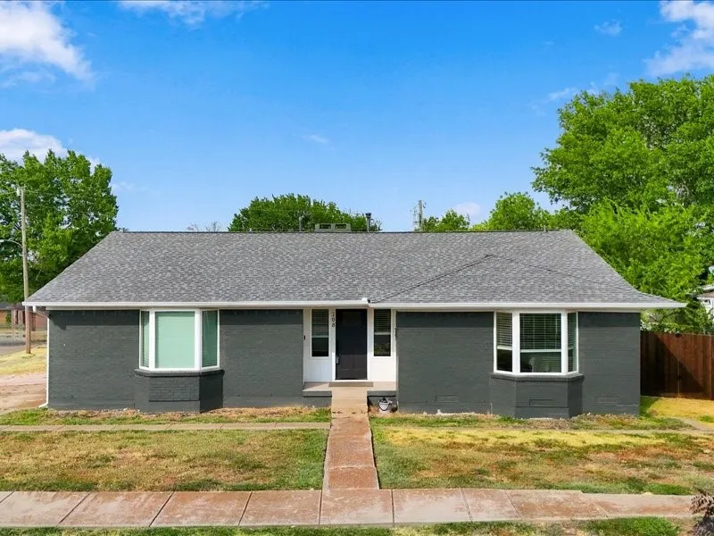 Single Family Residence For Sale in Rockwall County , 108 Joe White Street, Rockwall, Texas 75087, 3 Bedroom, 3 Bathroom, 2 Garage spaces, 1,592 Sqft, built in 1975, mls#21376871, Real Estate Agent in Rockwall, Homes For Sale in Rockwall county, Homes For Sale in Rockwall, Realtor in Rockwall Texas, Real Estate Brokerage Independent Realty Texas, Luminita Cordes Realtor