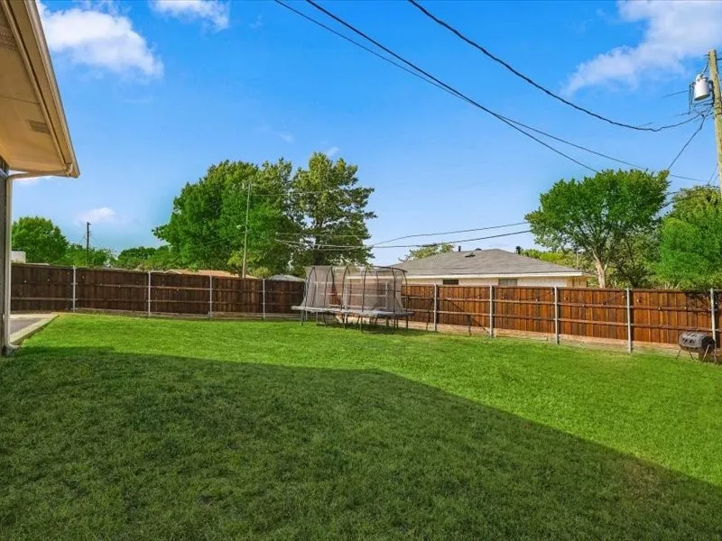 Single Family Residence For Sale in Rockwall County , 108 Joe White Street, Rockwall, Texas 75087, 3 Bedroom, 3 Bathroom, 2 Garage spaces, 1,592 Sqft, built in 1975, mls#21376871, Real Estate Agent in Rockwall, Homes For Sale in Rockwall county, Homes For Sale in Rockwall, Realtor in Rockwall Texas, Real Estate Brokerage Independent Realty Texas, Luminita Cordes Realtor