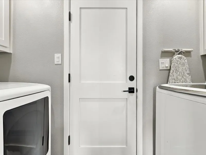 Single Family Residence For Sale in Rockwall County , 108 Joe White Street, Rockwall, Texas 75087, 3 Bedroom, 3 Bathroom, 2 Garage spaces, 1,592 Sqft, built in 1975, mls#21376871, Real Estate Agent in Rockwall, Homes For Sale in Rockwall county, Homes For Sale in Rockwall, Realtor in Rockwall Texas, Real Estate Brokerage Independent Realty Texas, Luminita Cordes Realtor