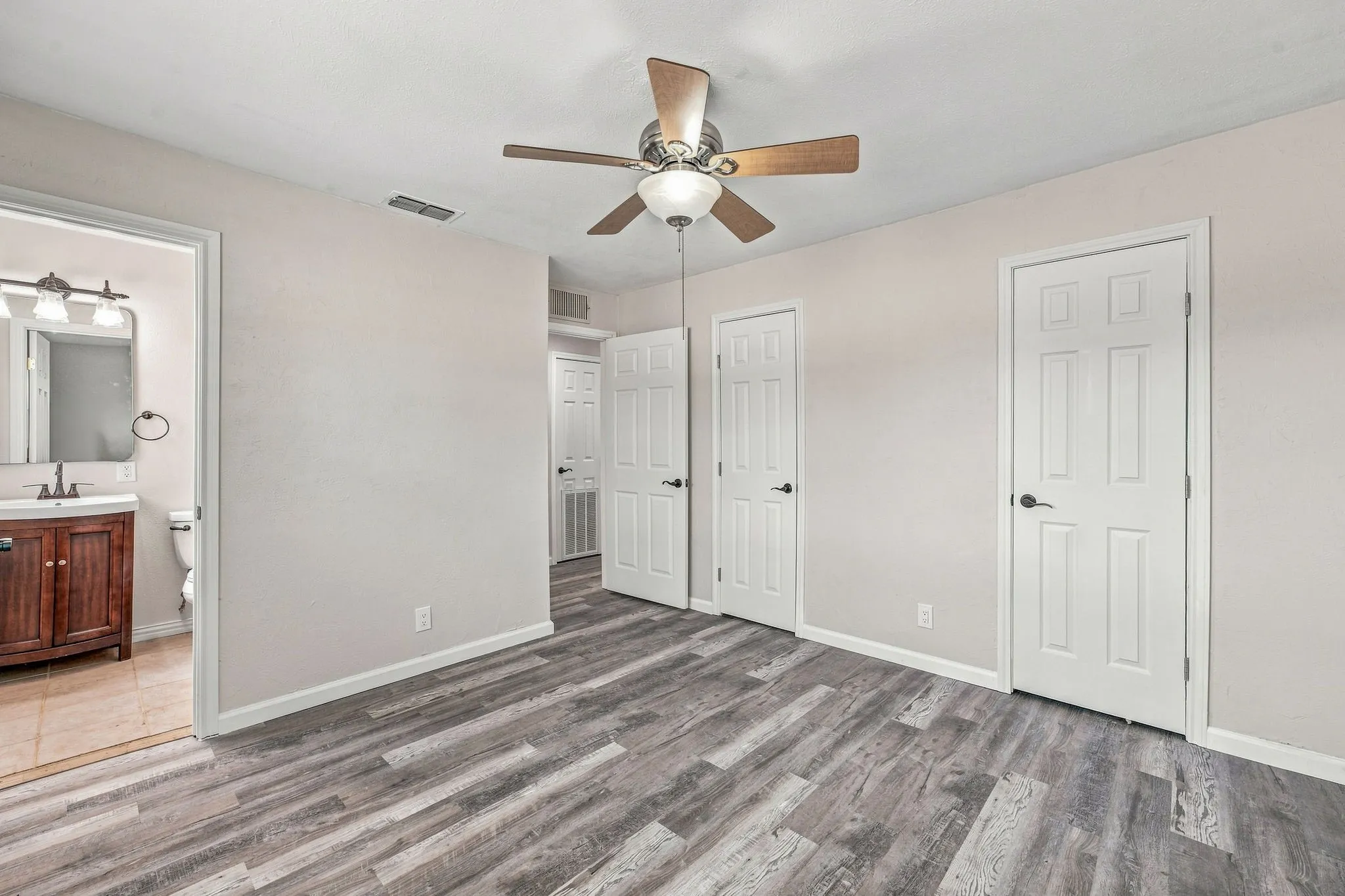 Single Family Residence For Sale in Erath County , 1490 County Road 185, Stephenville, Texas 76401, 4 Bedroom, 3 Bathroom, Garage spaces, 1,930 Sqft, built in 1960, mls#21385939, Real Estate Agent in Stephenville, Homes For Sale in Erath county, Homes For Sale in Stephenville, Realtor in Stephenville Texas, Real Estate Brokerage Independent Realty Texas, Luminita Cordes Realtor