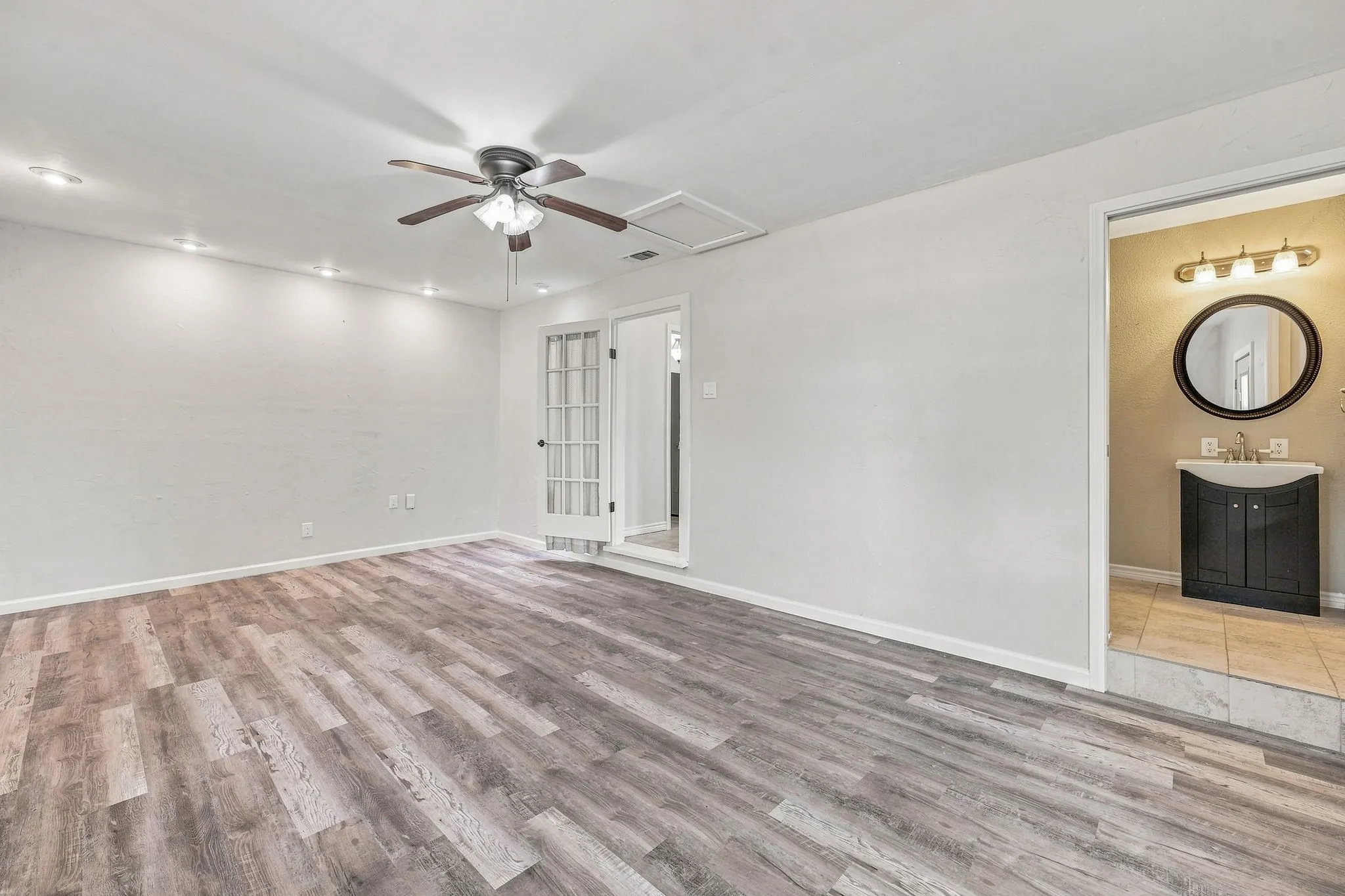 Single Family Residence For Sale in Erath County , 1490 County Road 185, Stephenville, Texas 76401, 4 Bedroom, 3 Bathroom, Garage spaces, 1,930 Sqft, built in 1960, mls#21385939, Real Estate Agent in Stephenville, Homes For Sale in Erath county, Homes For Sale in Stephenville, Realtor in Stephenville Texas, Real Estate Brokerage Independent Realty Texas, Luminita Cordes Realtor