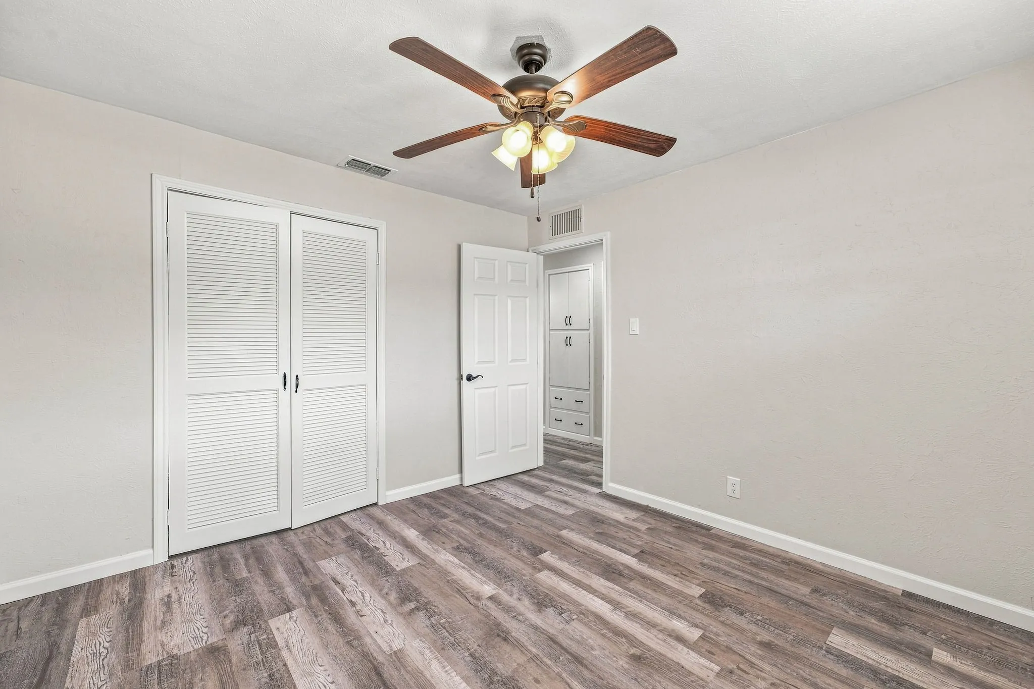 Single Family Residence For Sale in Erath County , 1490 County Road 185, Stephenville, Texas 76401, 4 Bedroom, 3 Bathroom, Garage spaces, 1,930 Sqft, built in 1960, mls#21385939, Real Estate Agent in Stephenville, Homes For Sale in Erath county, Homes For Sale in Stephenville, Realtor in Stephenville Texas, Real Estate Brokerage Independent Realty Texas, Luminita Cordes Realtor