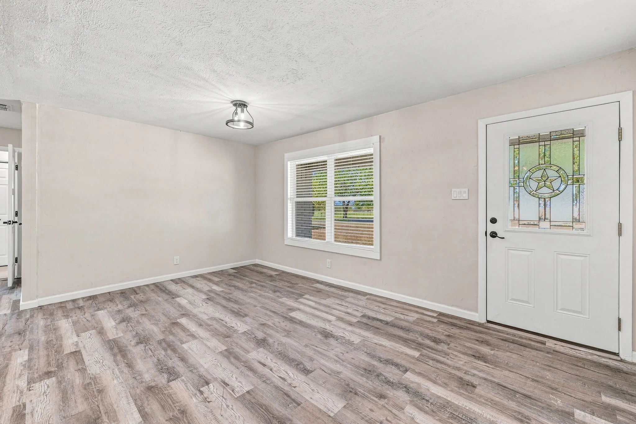 Single Family Residence For Sale in Erath County , 1490 County Road 185, Stephenville, Texas 76401, 4 Bedroom, 3 Bathroom, Garage spaces, 1,930 Sqft, built in 1960, mls#21385939, Real Estate Agent in Stephenville, Homes For Sale in Erath county, Homes For Sale in Stephenville, Realtor in Stephenville Texas, Real Estate Brokerage Independent Realty Texas, Luminita Cordes Realtor
