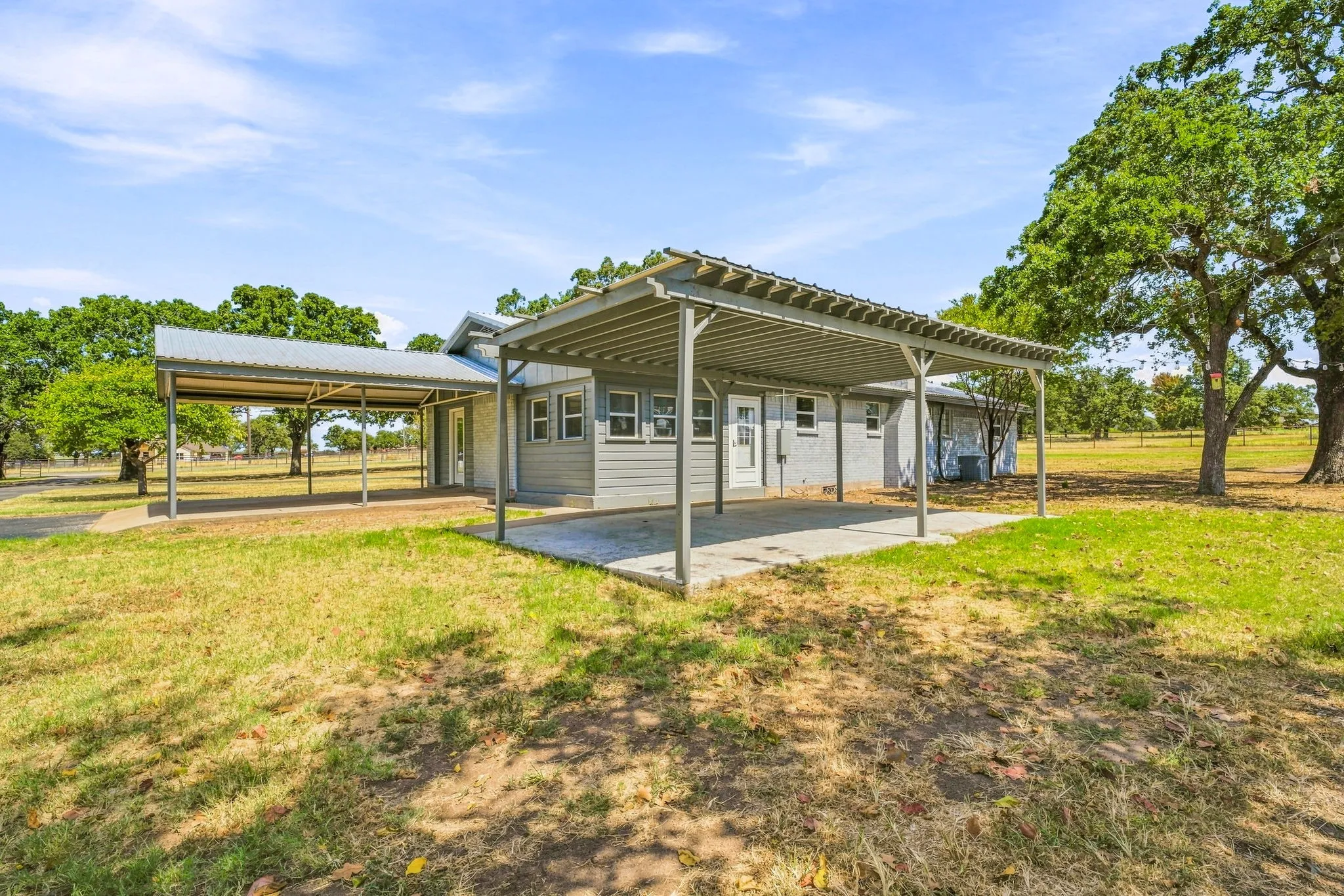Single Family Residence For Sale in Erath County , 1490 County Road 185, Stephenville, Texas 76401, 4 Bedroom, 3 Bathroom, Garage spaces, 1,930 Sqft, built in 1960, mls#21385939, Real Estate Agent in Stephenville, Homes For Sale in Erath county, Homes For Sale in Stephenville, Realtor in Stephenville Texas, Real Estate Brokerage Independent Realty Texas, Luminita Cordes Realtor