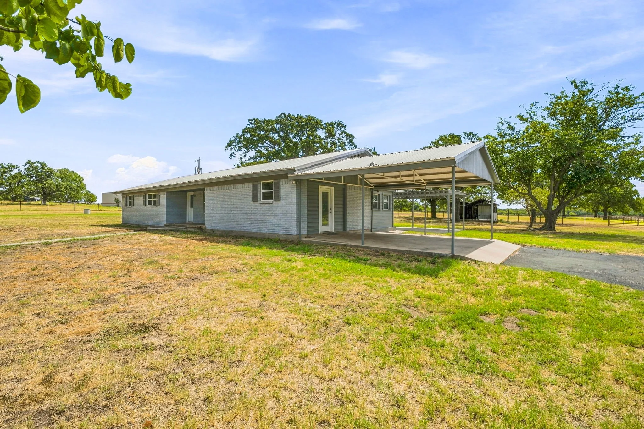 Single Family Residence For Sale in Erath County , 1490 County Road 185, Stephenville, Texas 76401, 4 Bedroom, 3 Bathroom, Garage spaces, 1,930 Sqft, built in 1960, mls#21385939, Real Estate Agent in Stephenville, Homes For Sale in Erath county, Homes For Sale in Stephenville, Realtor in Stephenville Texas, Real Estate Brokerage Independent Realty Texas, Luminita Cordes Realtor