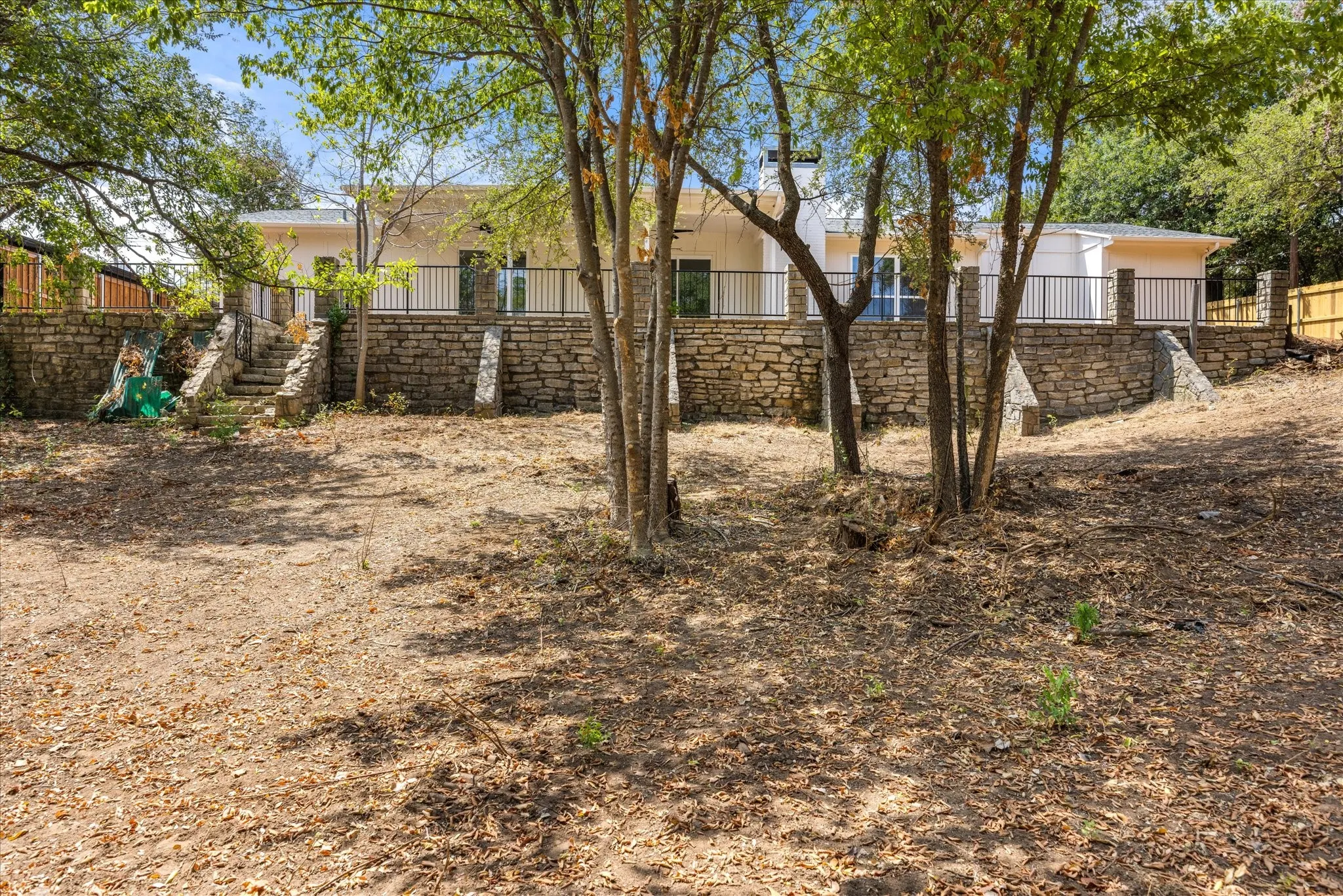 Single Family Residence For Sale in Hood County , 5105 Fairway Circle, De Cordova, Texas 76049, 3 Bedroom, 2 Bathroom, 2 Garage spaces, 1,940 Sqft, built in 1979, mls#21384090, Real Estate Agent in De Cordova, Homes For Sale in Hood county, Homes For Sale in De Cordova, Realtor in De Cordova Texas, Real Estate Brokerage Independent Realty Texas, Luminita Cordes Realtor