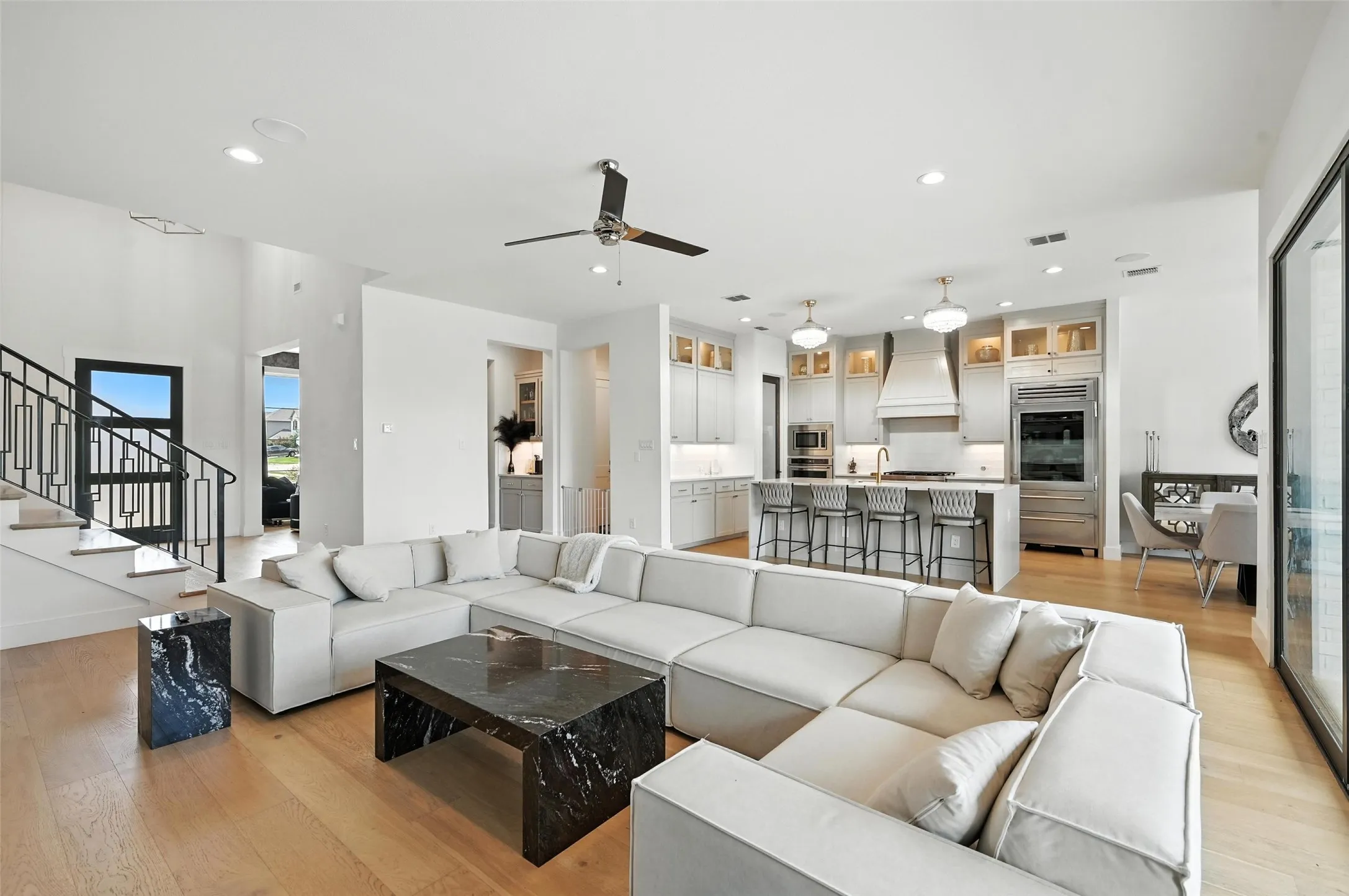 Single Family Residence For Rent in Tarrant County , 5105 Havana Drive, Mansfield, Texas 76063, 4 Bedroom, 4 Bathroom, 3 Garage spaces, 3,718 Sqft, built in 2021, mls#21386818, Real Estate Agent in Mansfield, Homes For Rent in Tarrant county, Homes For Rent in Mansfield, Realtor in Mansfield Texas, Real Estate Brokerage Independent Realty Texas, Luminita Cordes Realtor