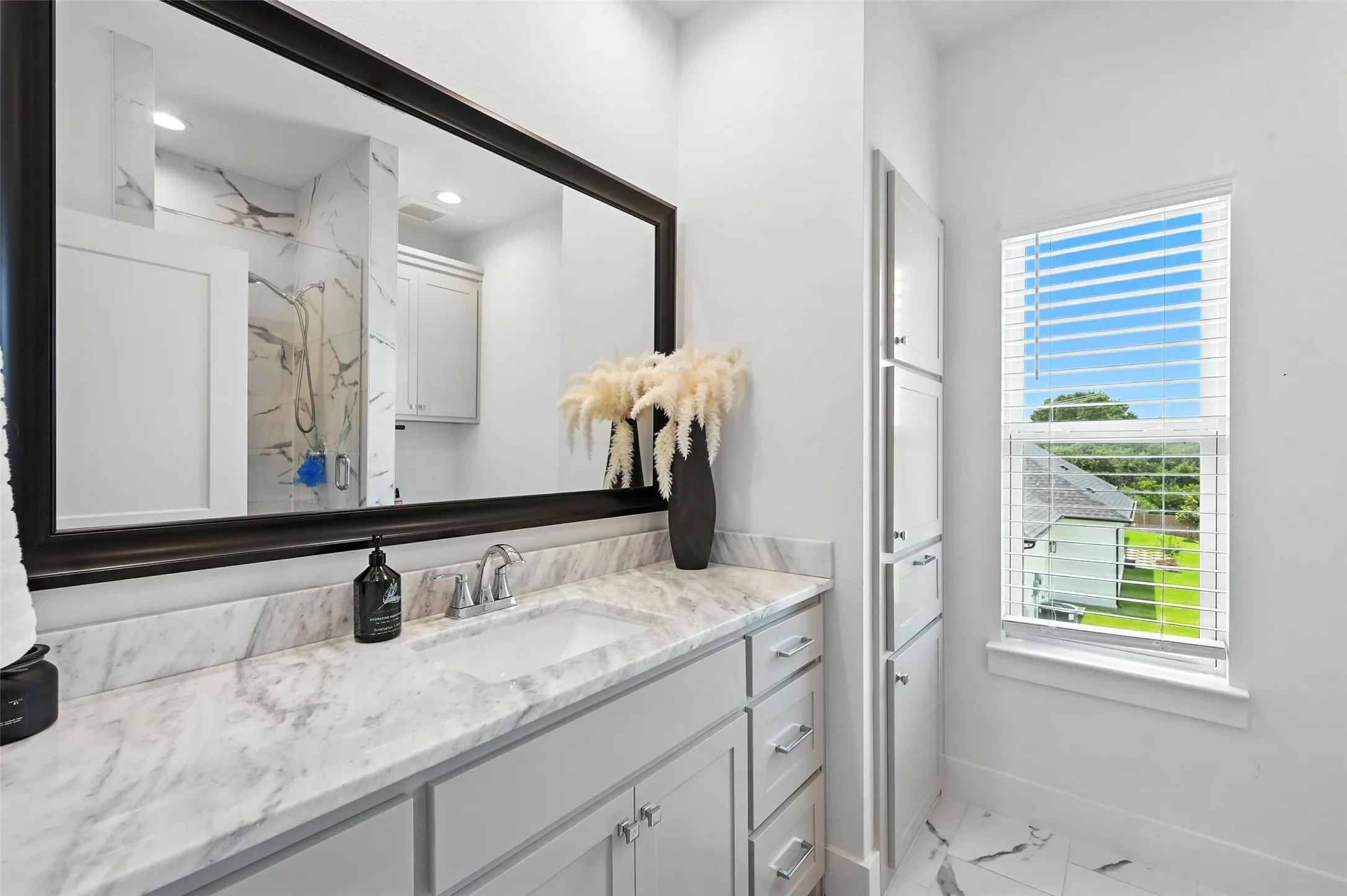 Single Family Residence For Rent in Tarrant County , 5105 Havana Drive, Mansfield, Texas 76063, 4 Bedroom, 4 Bathroom, 3 Garage spaces, 3,718 Sqft, built in 2021, mls#21386818, Real Estate Agent in Mansfield, Homes For Rent in Tarrant county, Homes For Rent in Mansfield, Realtor in Mansfield Texas, Real Estate Brokerage Independent Realty Texas, Luminita Cordes Realtor
